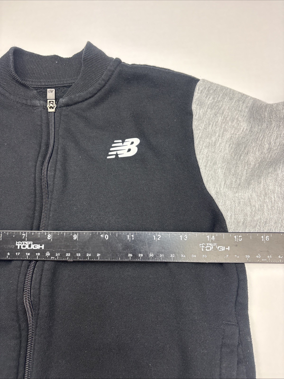 New Balance Boys Kid Size 10 Sweatshirt Black Gray Full Zipper Cotton Poly Blend