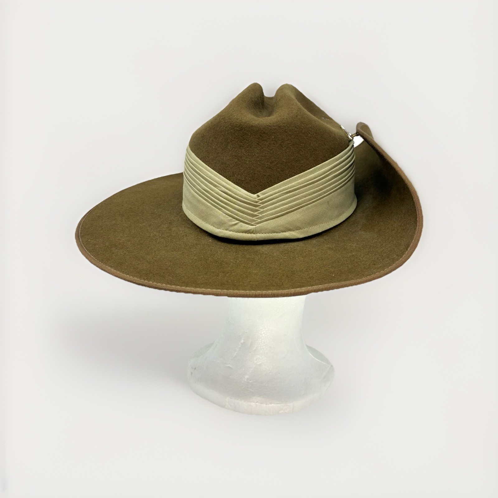 VTG Australian Army Slouch Hat 54 Khaki Fur Felt 6 3/4 Mountcastle S/XS EUC