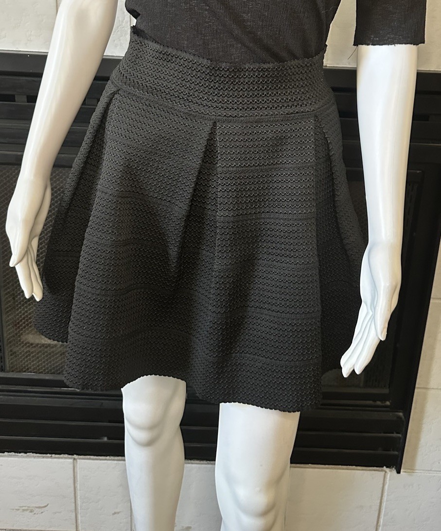 Finesse Black Mini A-line Skirt Size Small Length 17” Zipper Closure