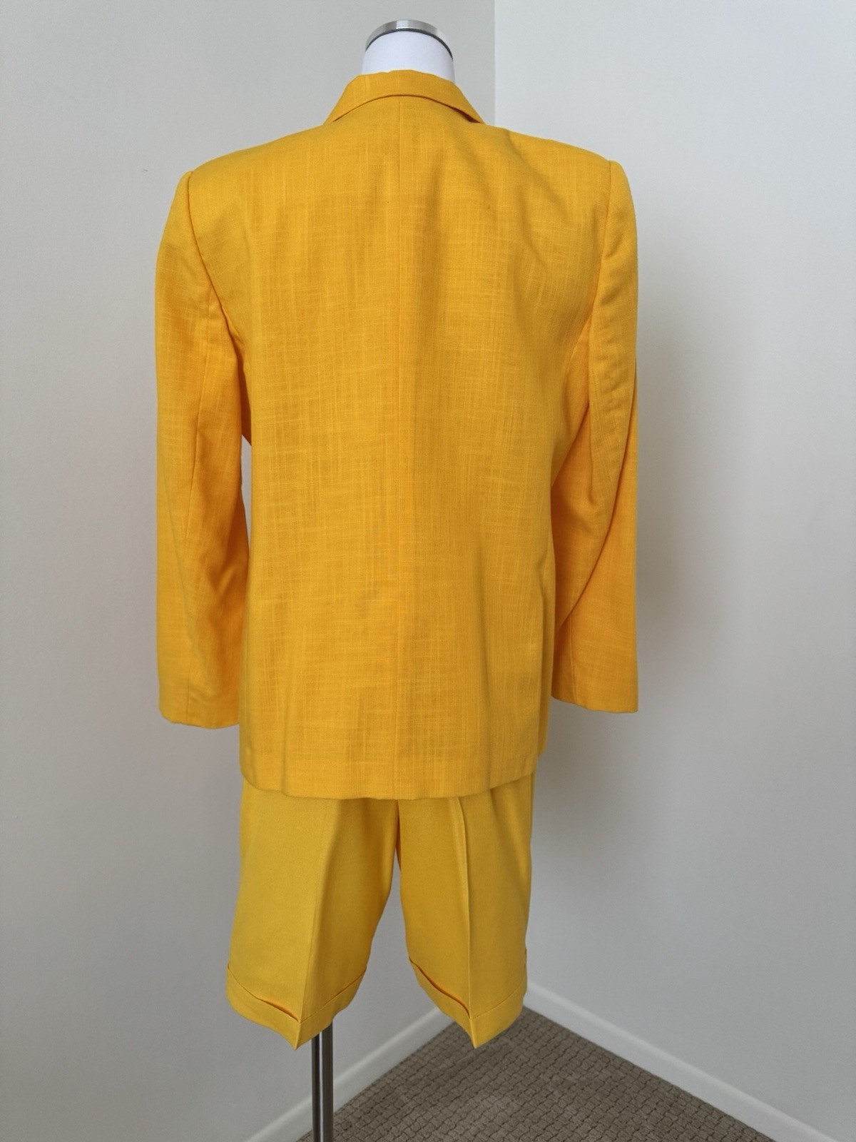 VTG Yellow Poly Rayon Bermuda Short Suit Set Marigold Officecore Blazer Set 10