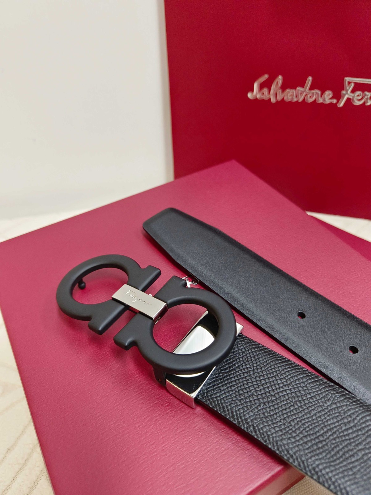 Salvatore Ferragamo Gancini Buckle Leather Belt Reversible Adjustable Size New