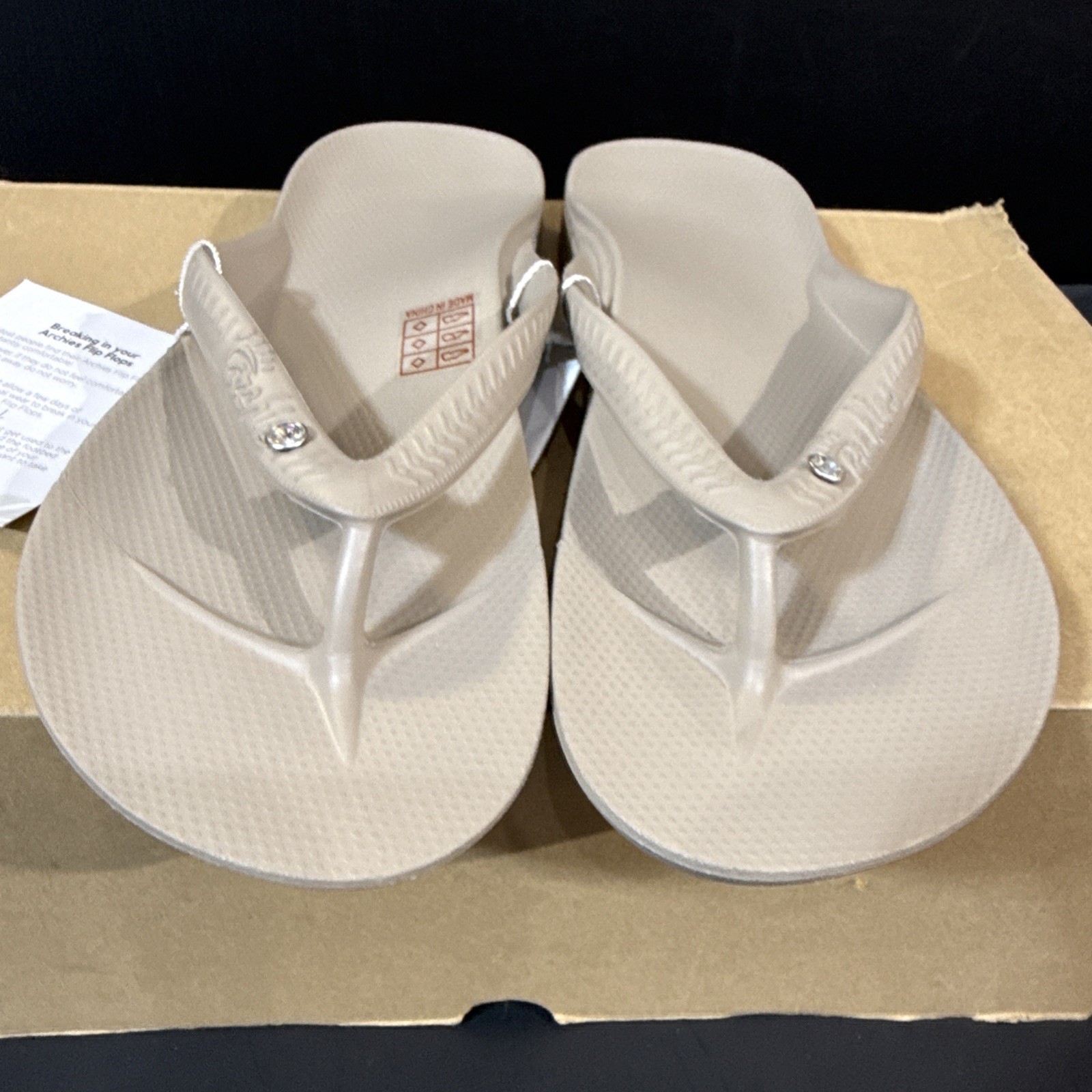Archies Arch Support Flip Flops Sandals Crystal Tan Sz Men’s 7 Women’s 8 NWT