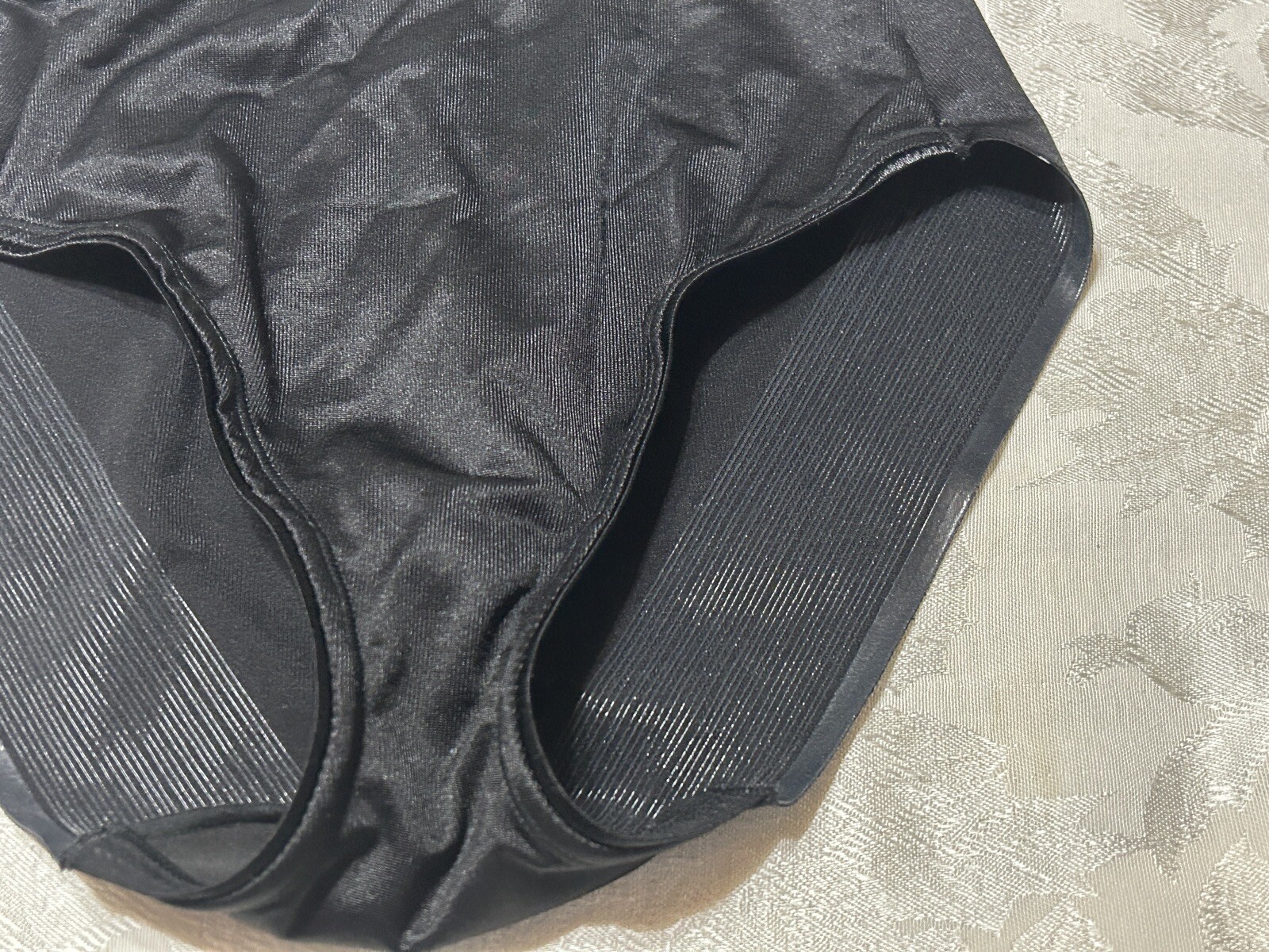 TC FINE INTIMATES Waistline Black Medium Control Brief Womens M #317