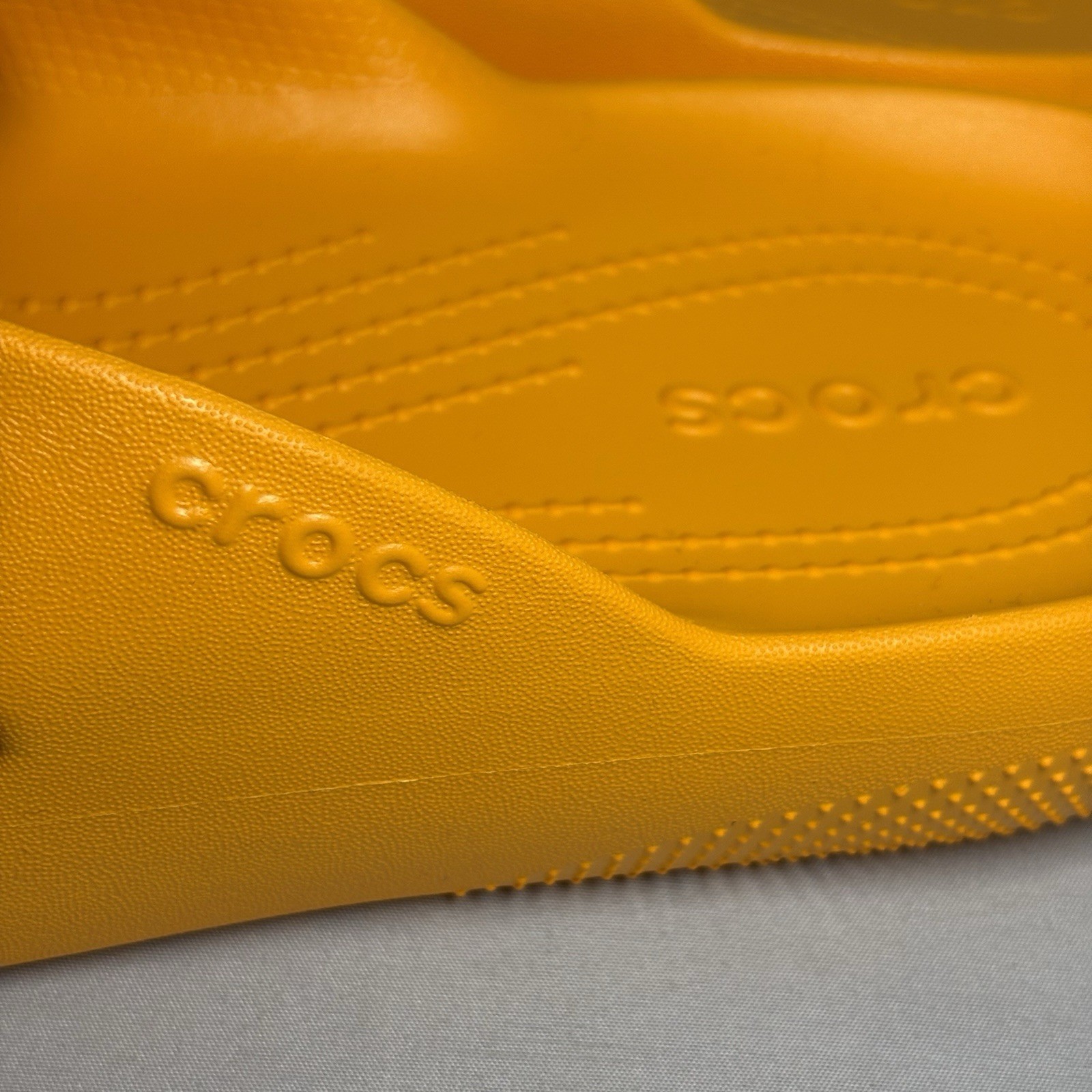 Crocs Baya II Flip Flop Thong Mens Size 12 Orange Sandals Shoes NEW 209402-84B