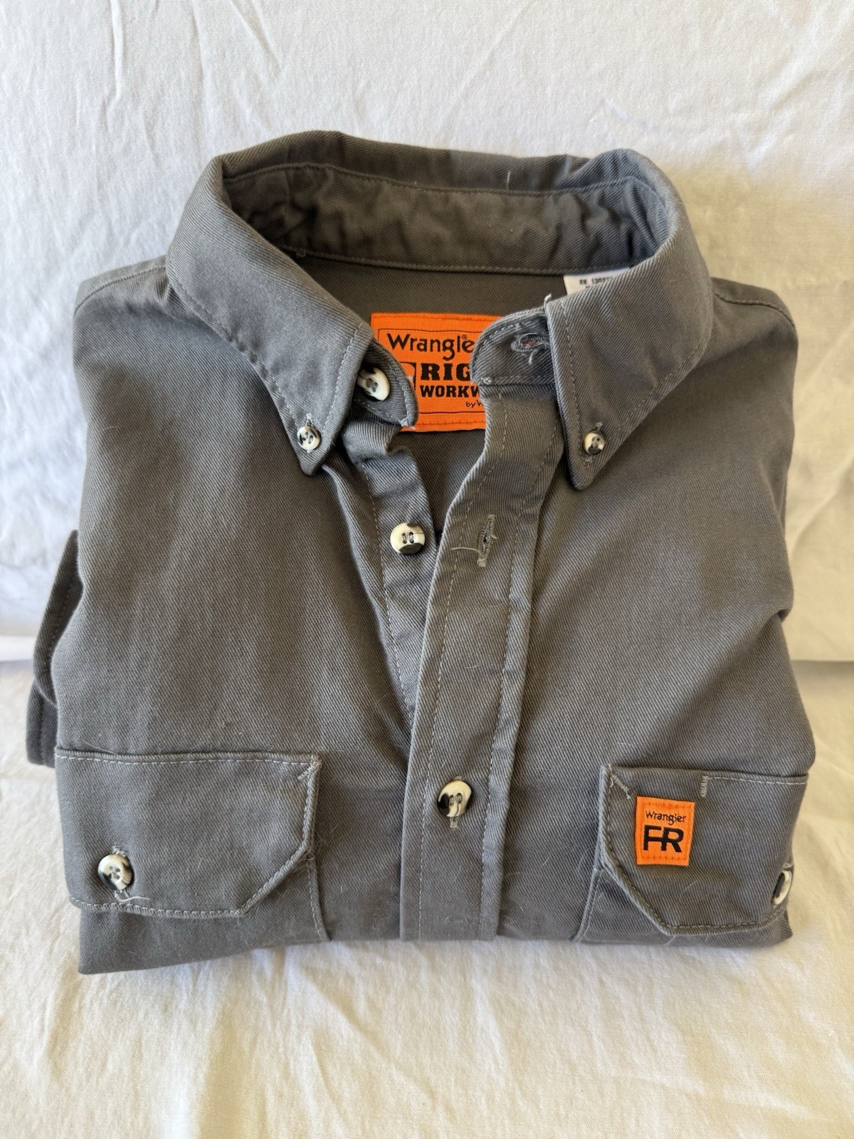 Wrangler Men’s FR Shirt Size Medium, Grey, Button-Up, Riggs Workwear