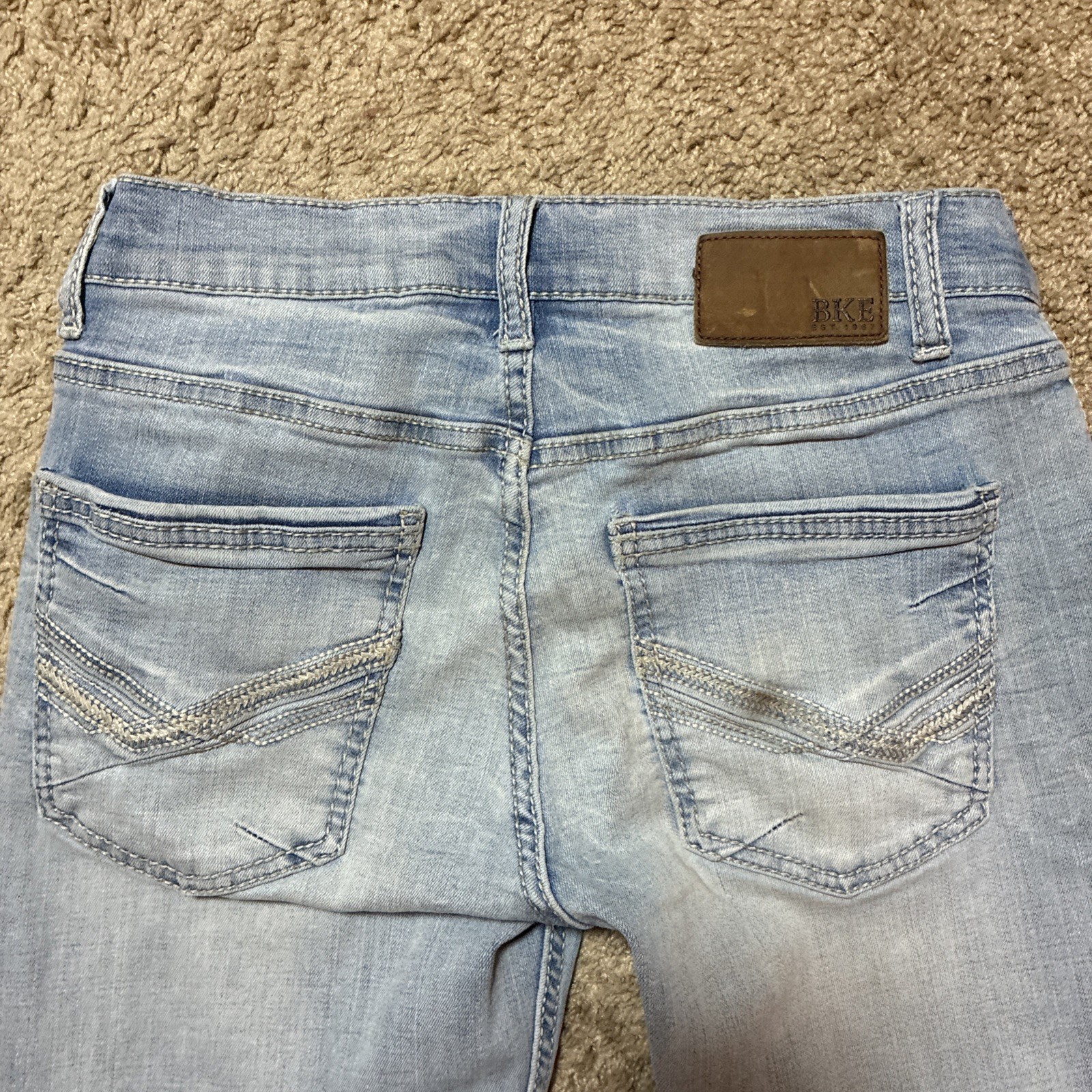 BKE Aiden Jeans Mens 31X32 Blue Bootleg Light Wash Stretch Denim Buckle
