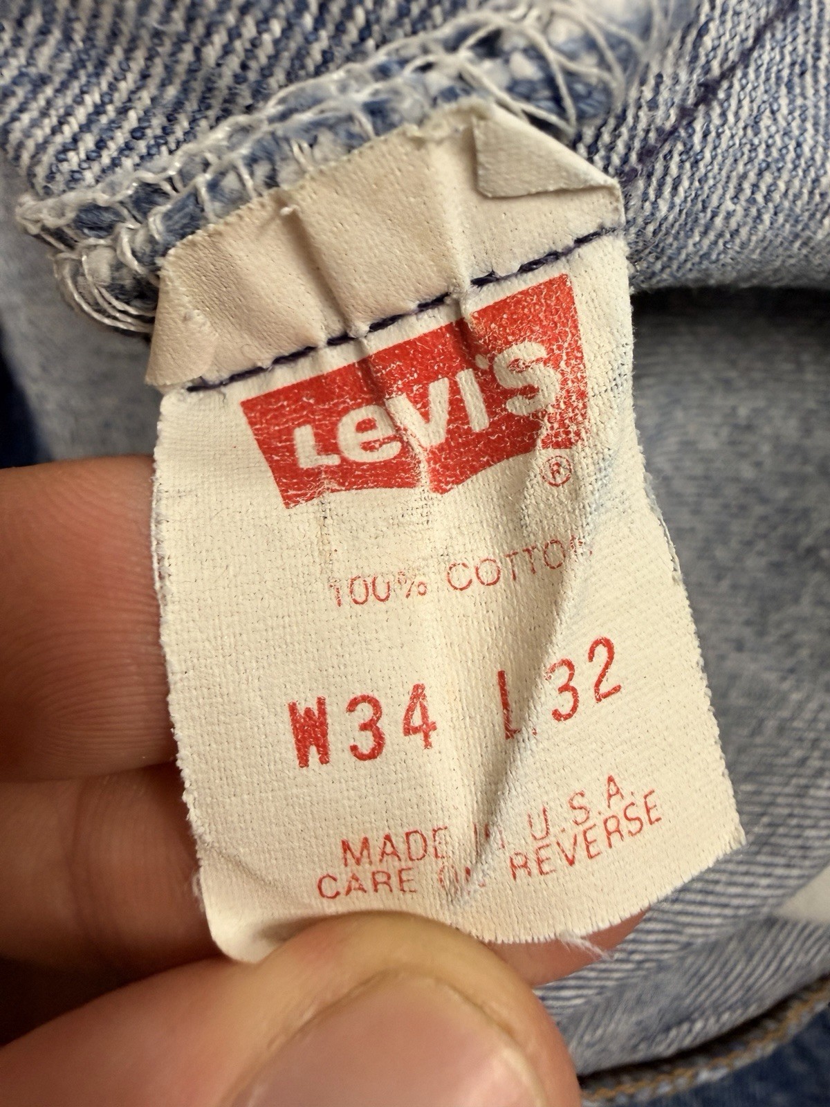 Vintage 80’s Levi’s 501 32×31 Made in USA button fly denim jeans