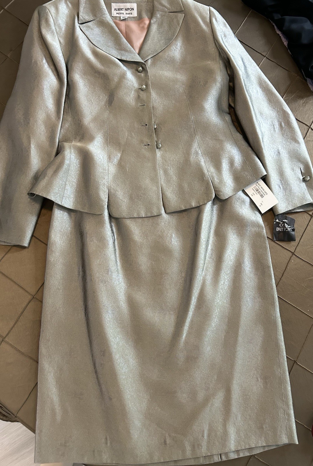 Albert Nipon Petite Suits 2-piece size 10P Sage Green