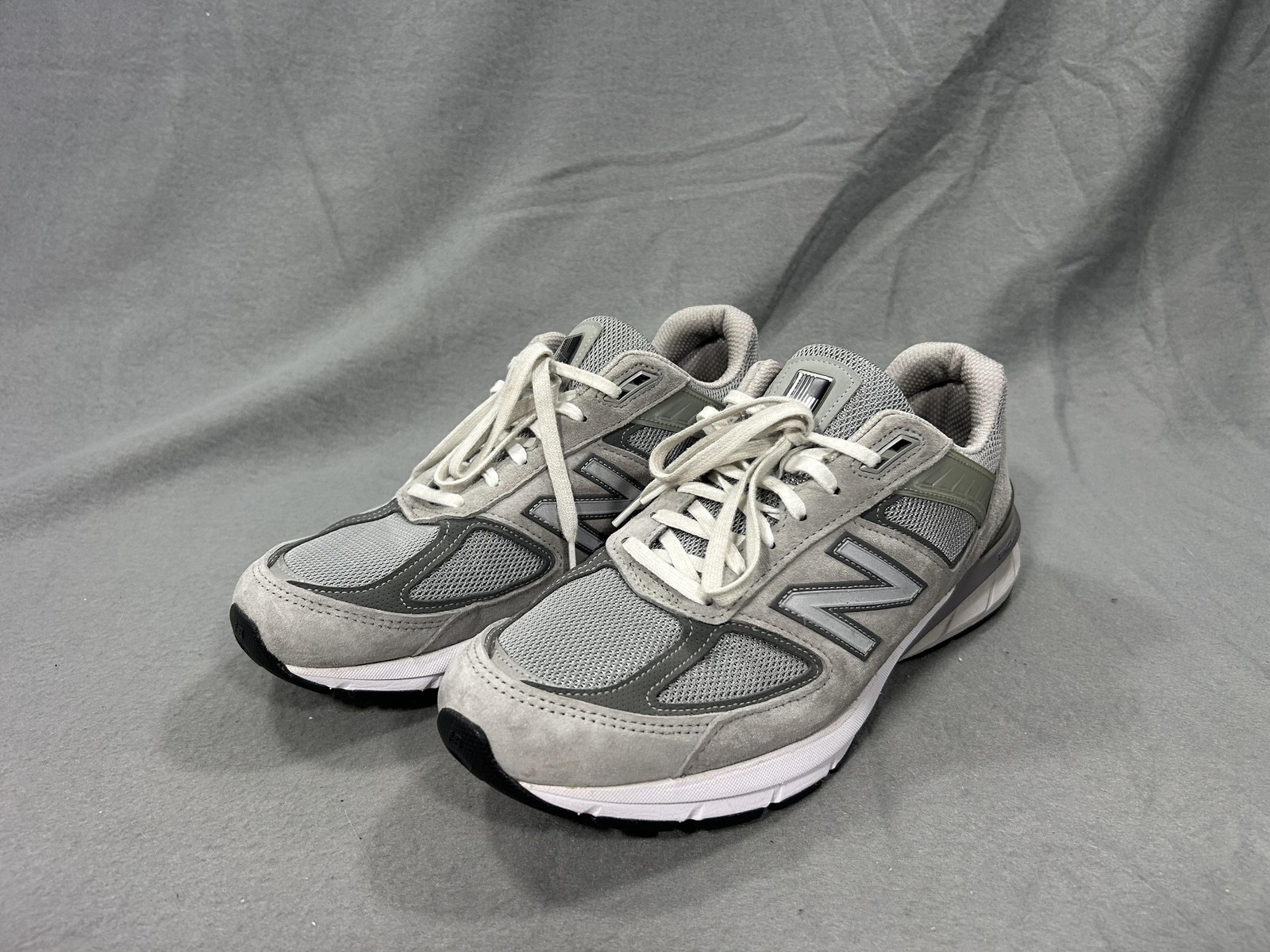 New Balance 990v5 Shoes Mens Size 10D Gray Dad USA Running Cushioned Sneaker