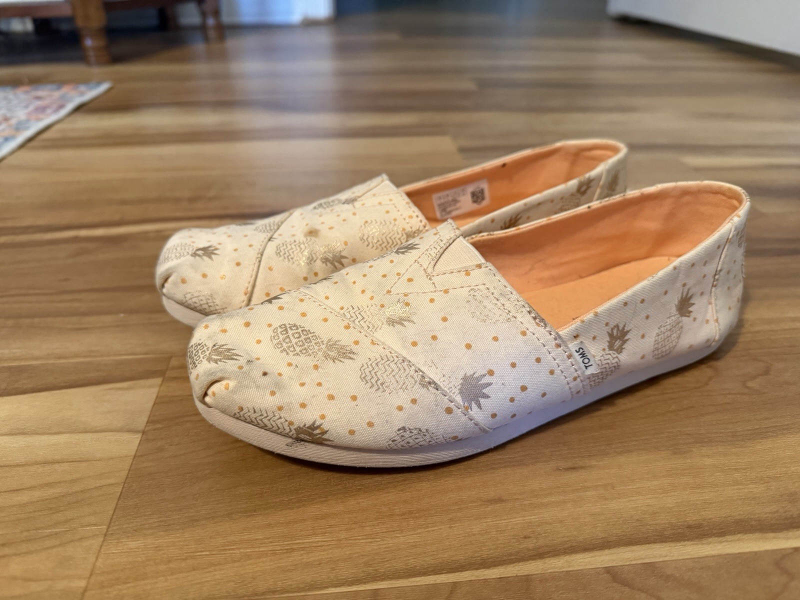 TOMS Classic Slip On Sneaker In Peach Gold Pineapple Women’s Size 7 SN 10015062