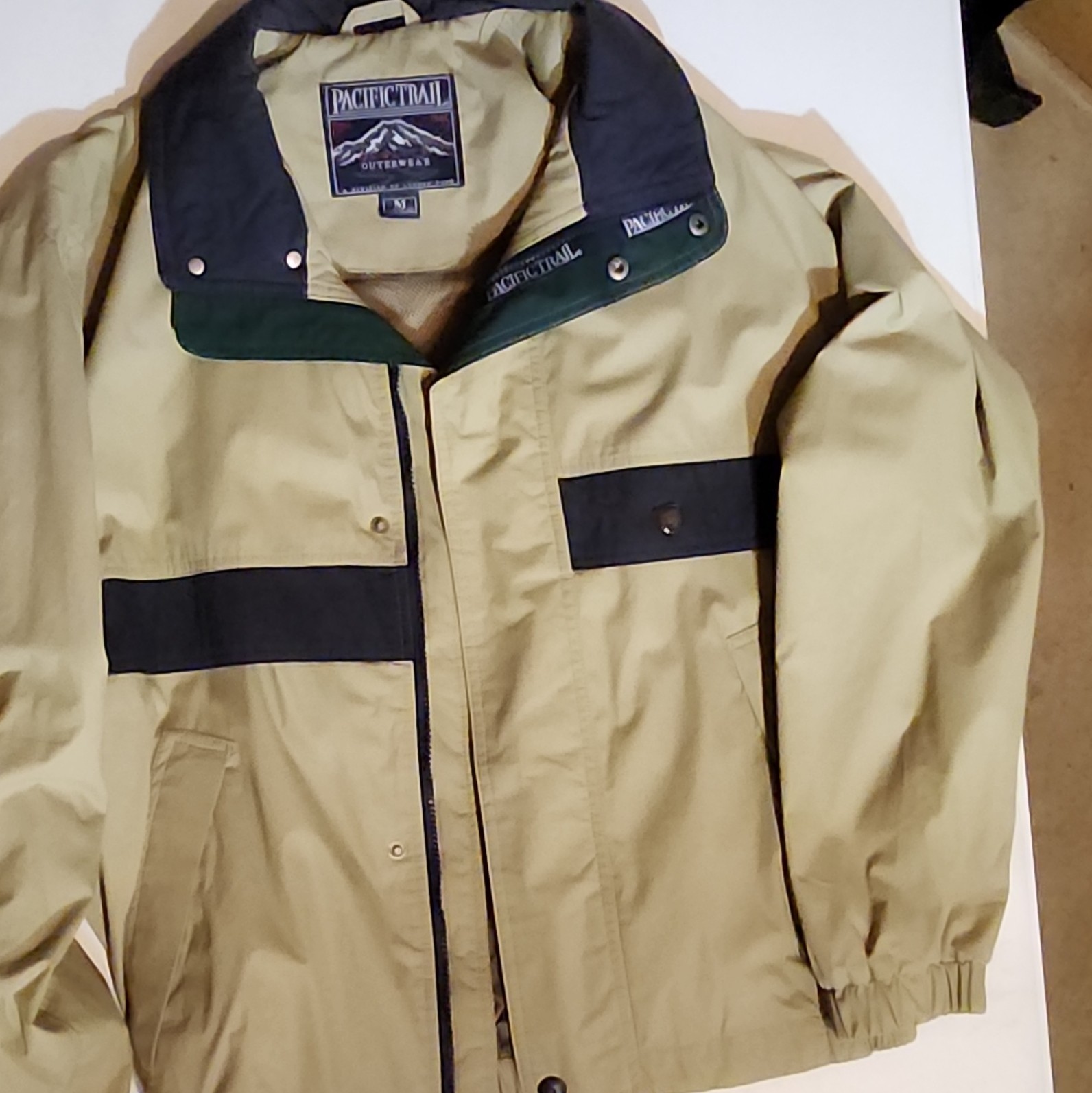 Pacific Trail Men’s Beige/Navy Full Zip Snap Jacket Stand-Up Collar Pockets M