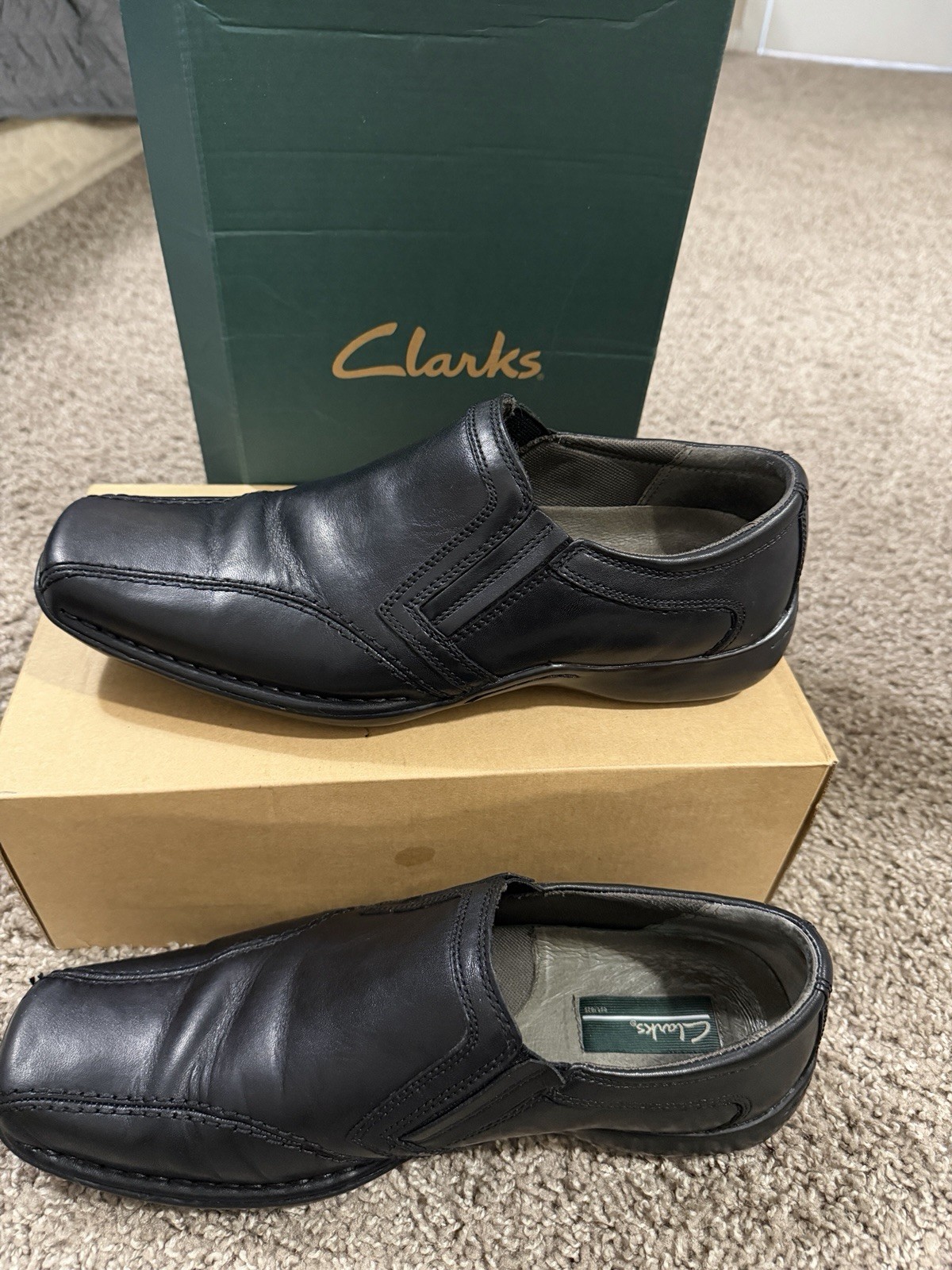 New Men’s Clarks Shoes Size 9 M, Black Leather Slip On Loafer
