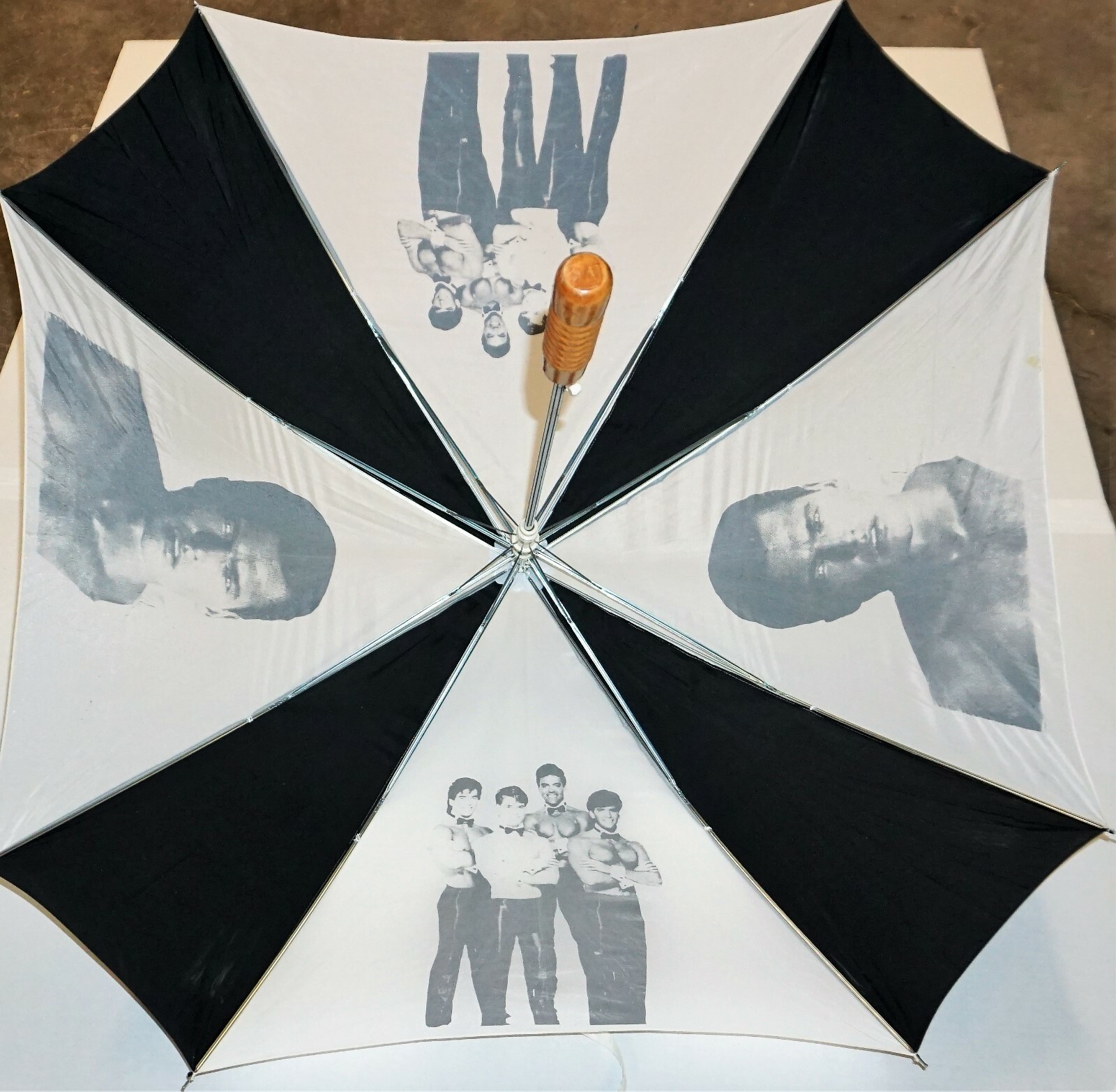 HUNK UMBRELLA (PRE-OWNED) EXCELLENT CONDITION
