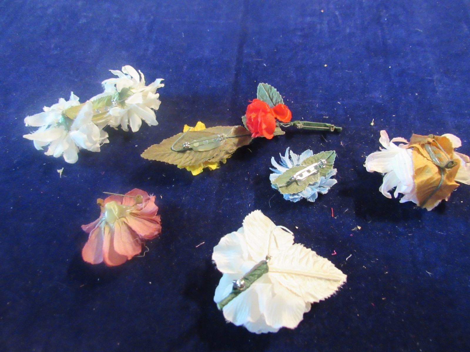 Millinery Flower Collection Lot Ivory Pink Blue Red All With Pins H5640