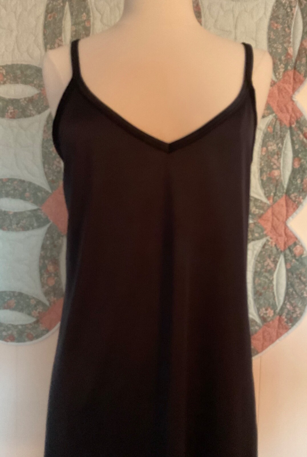 VANITY FAIR SIZE 18″ 38/44 BLACK 80% NYLON 20% SPANDEX SLIP/NIGHTGOWN AT KNEE