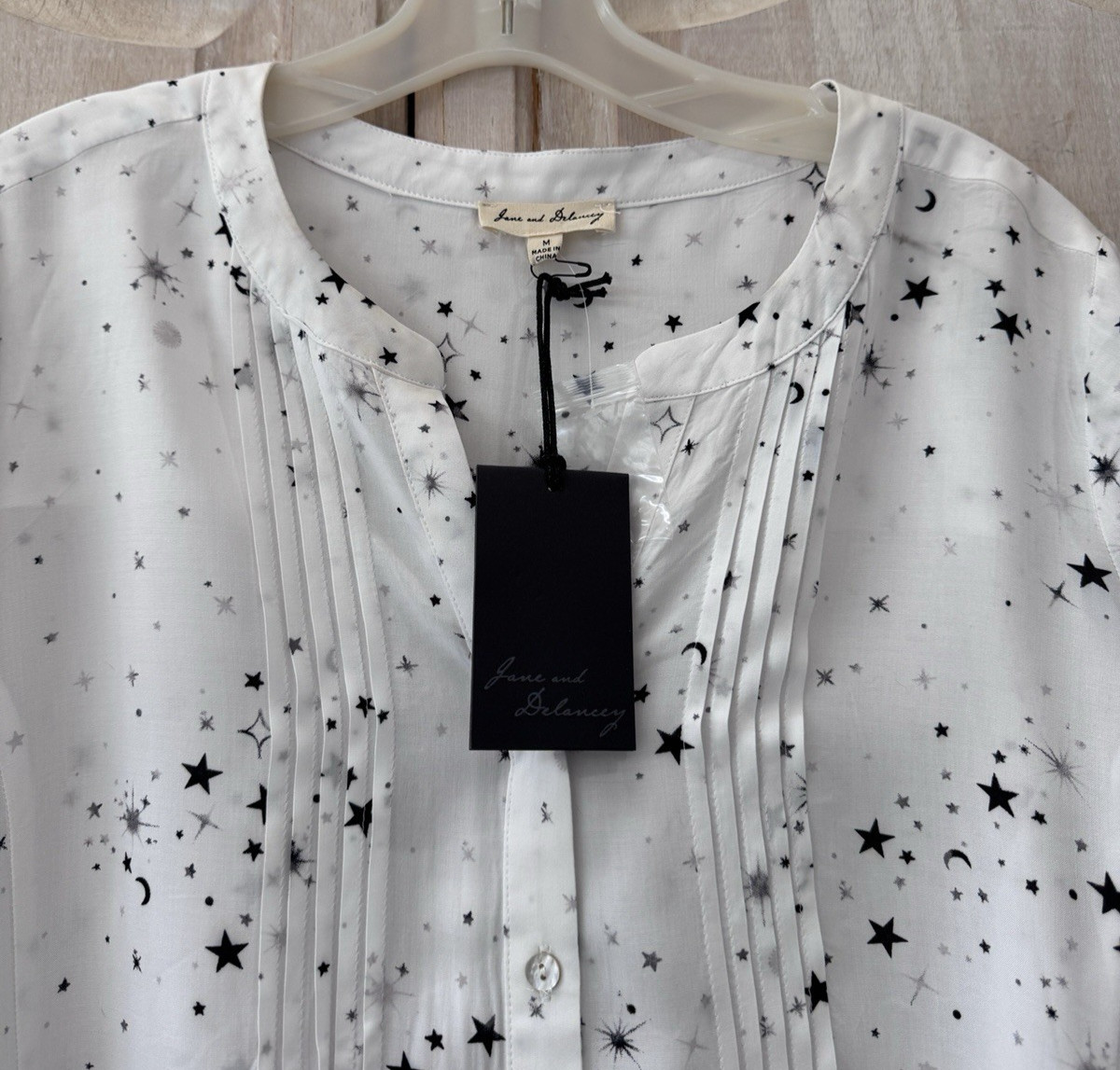 NWT Jane & Delancey White with Moon & Stars Print Pintuck Blouse Size Medium