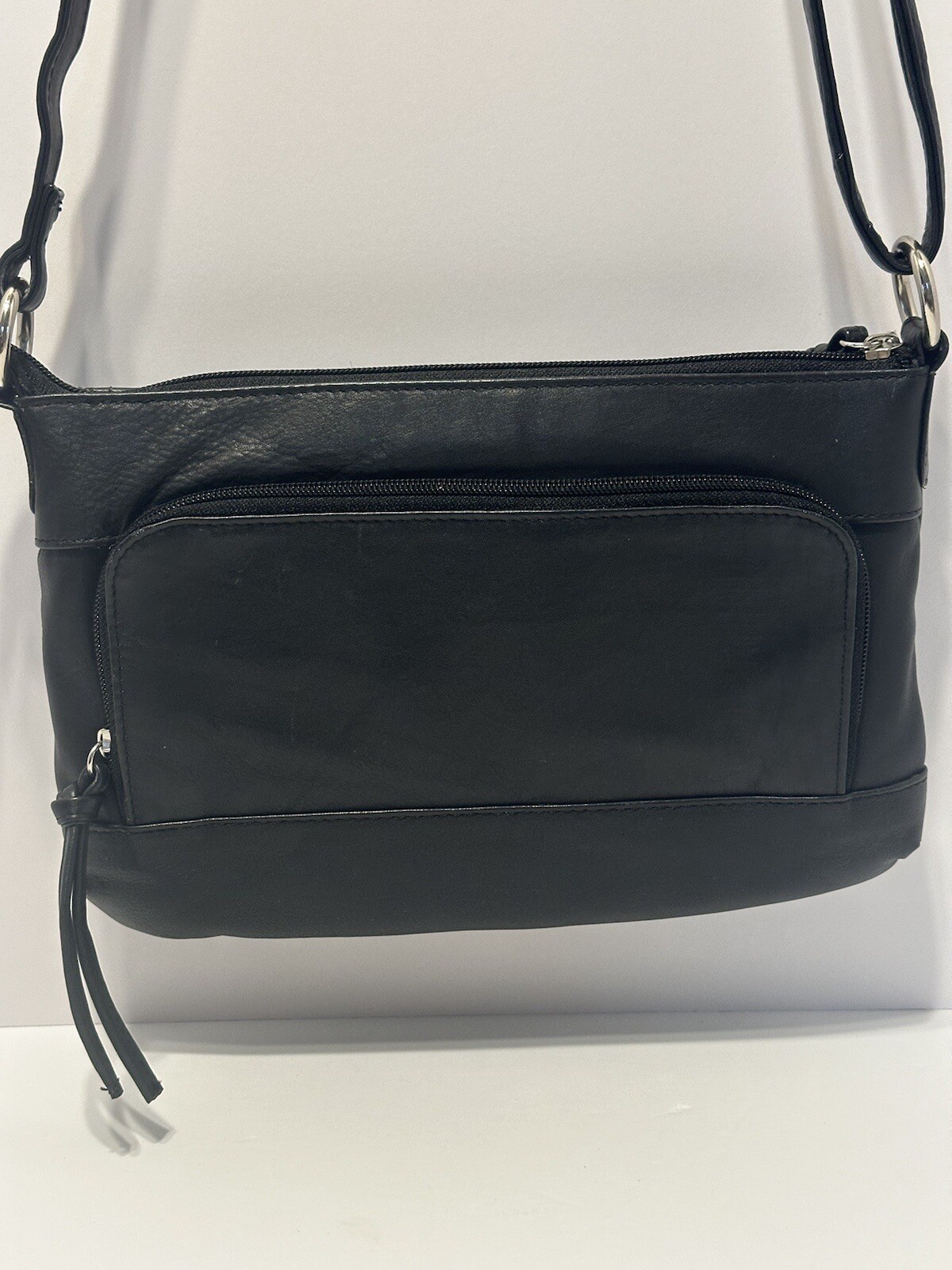 Great American Leather Works Cross Body Purse. used in good condition