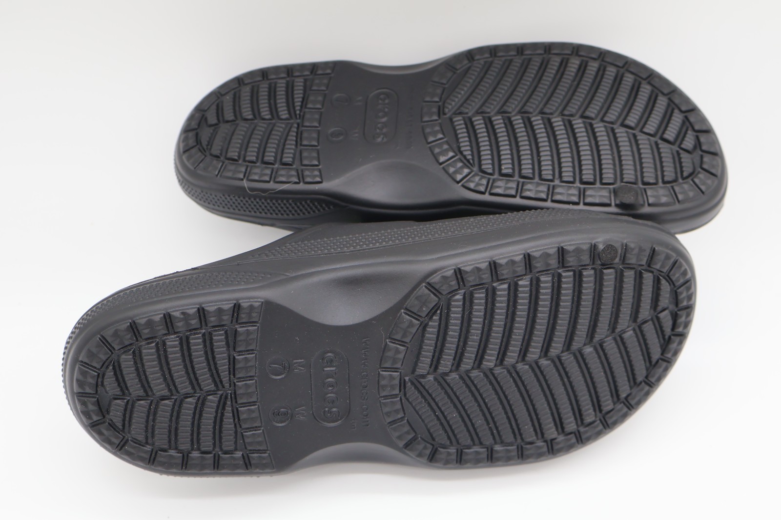Crocs Sandals Unisex Size M7/W9 Black Baya Slide NWT