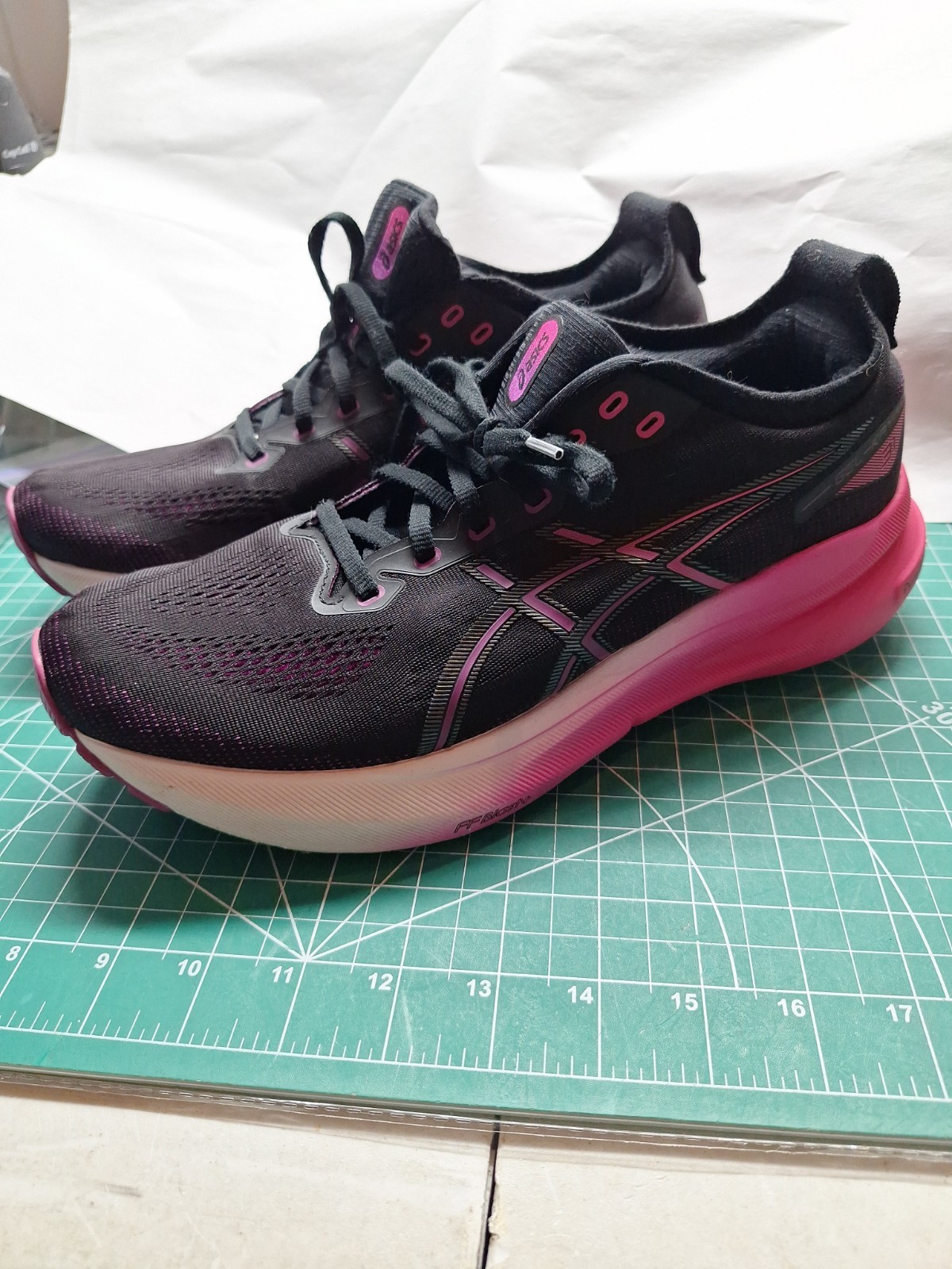 ASICS Gel-Kayano 31 Women’s Running Shoes Size 11.5 Black/Bold Magenta