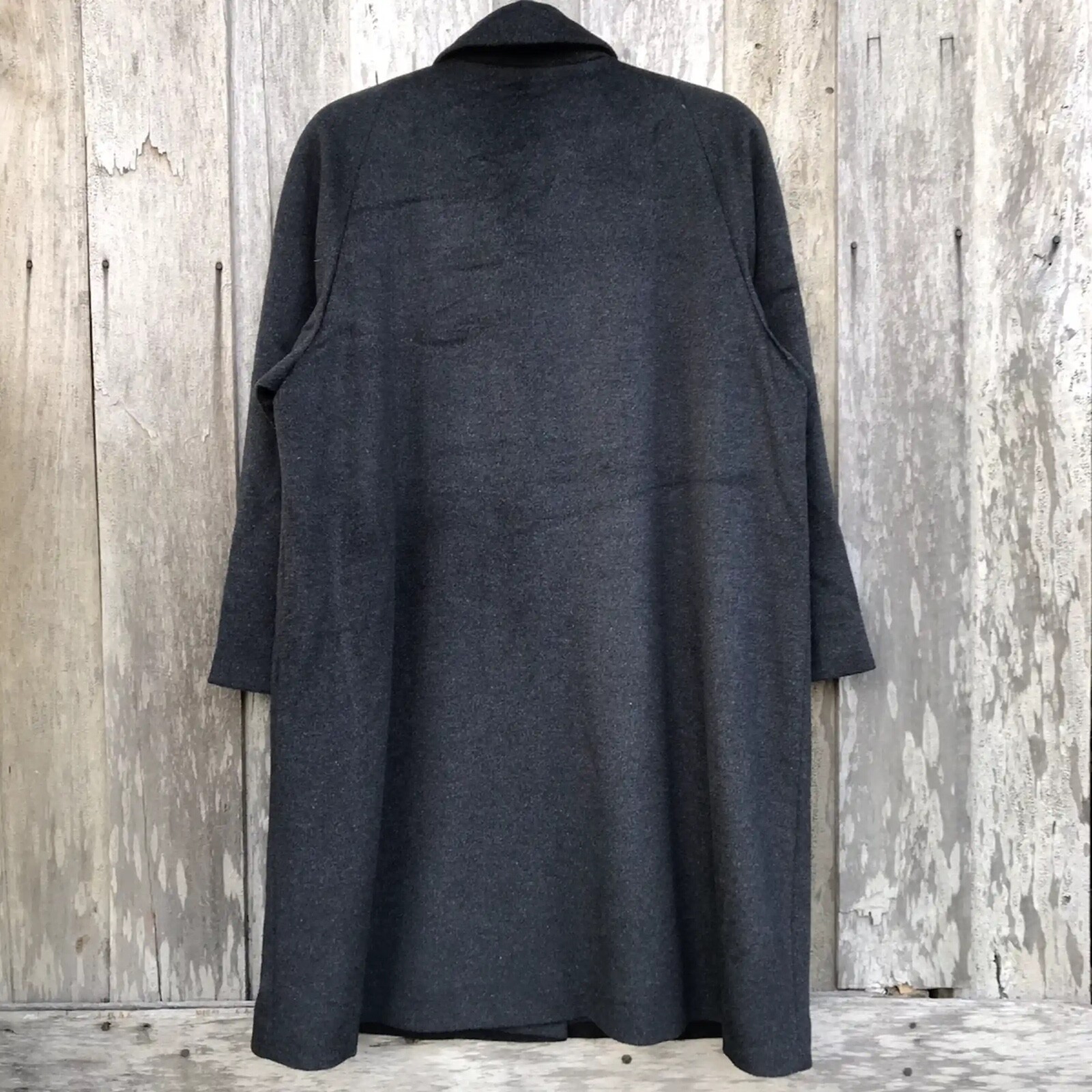 Balmain Grey Wool Coat Men or Women’s Size Large (24 In Pit-To-Pit)