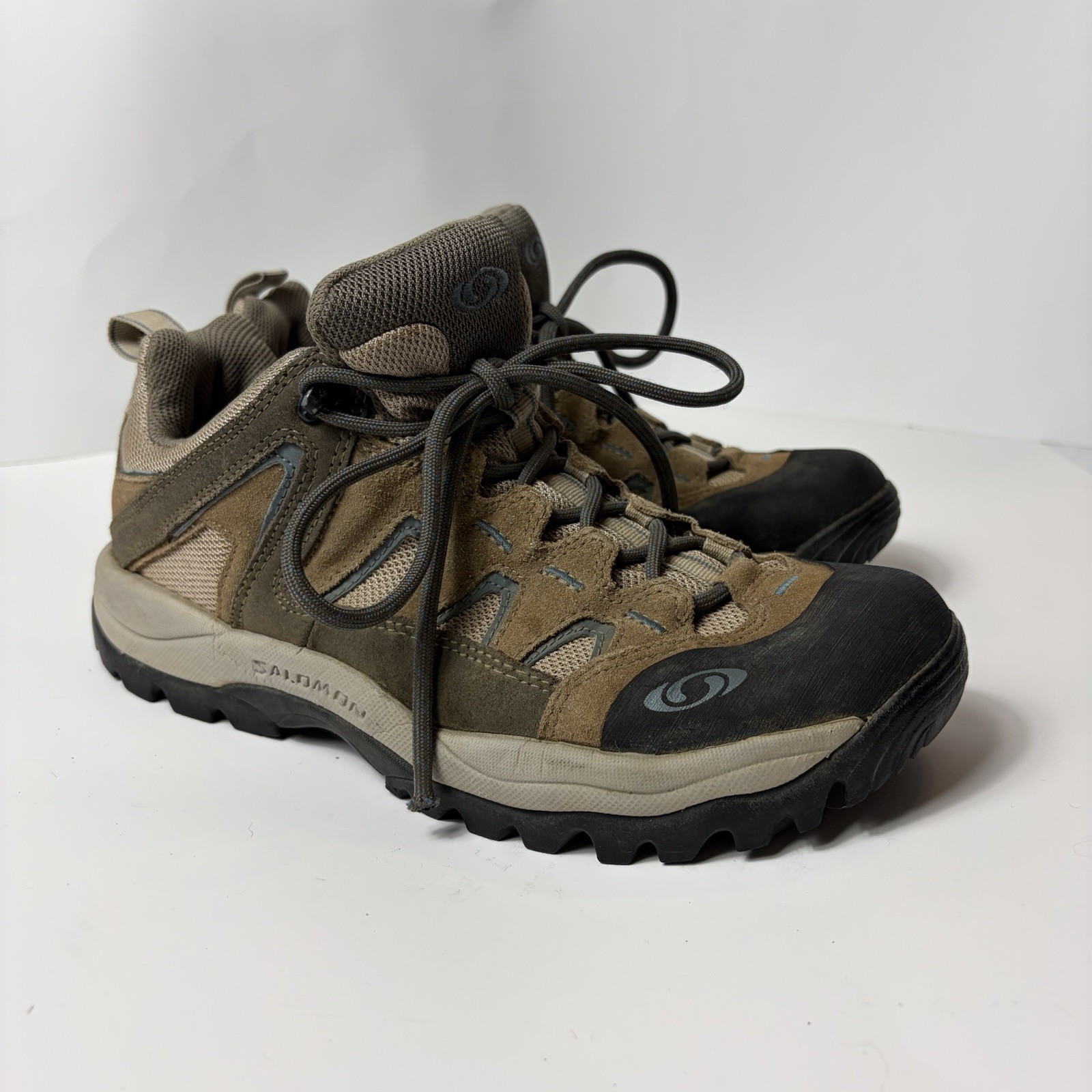 Women’s SALOMON Solaris leather/mesh hiking walking trail Running size 7.5