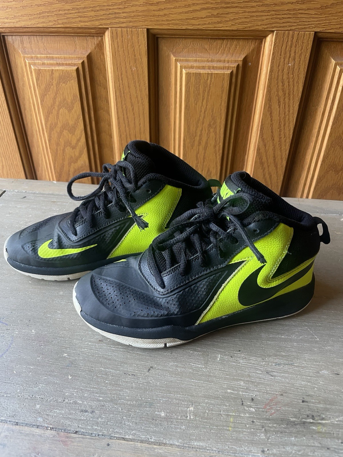 Nike Mid-Top Athletic Sneakers Black/Green Lace-Up size 13.5C