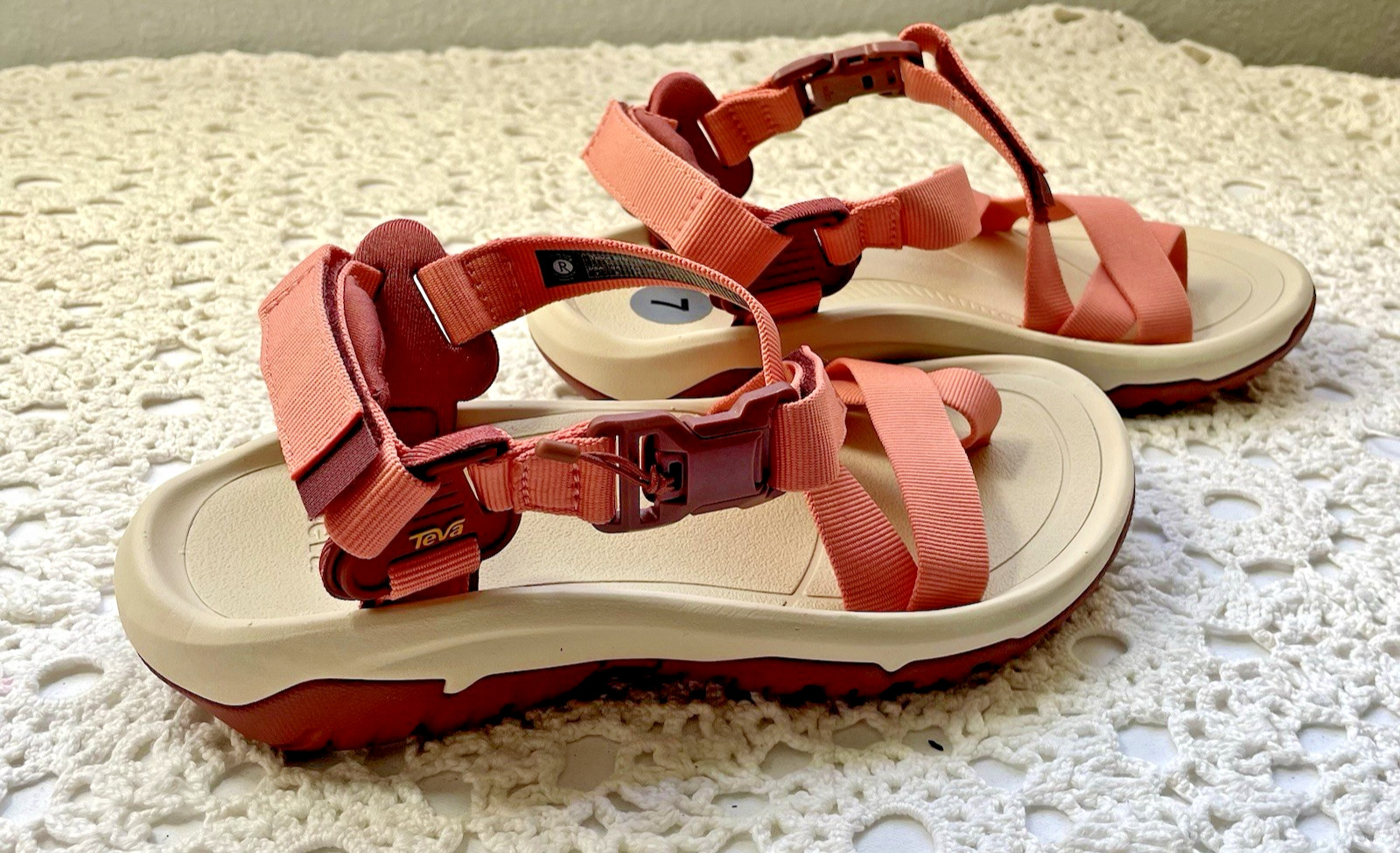 Teva Hurricane Terra Dactyl Coral Women’s Hiking Sandal Size 7