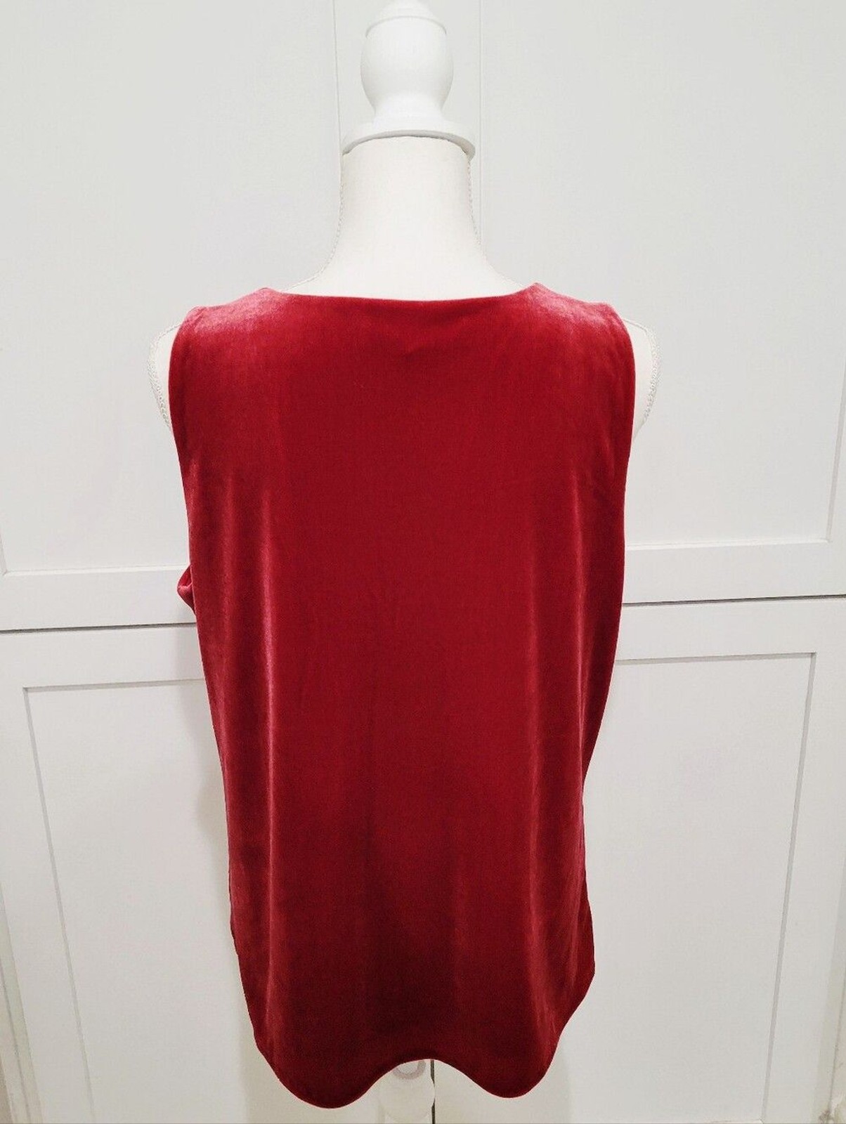 WHBM Red Velvet Sleeeless V-Neck Top | Size XL