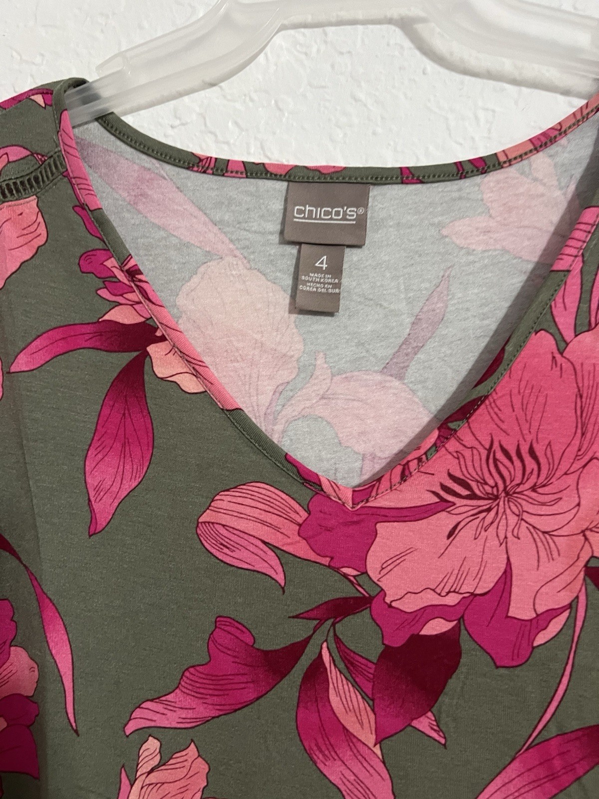 NWT Chico’s Olive Green/Pink Floral Knit Top Long Sleeve Size XXL V-Neck