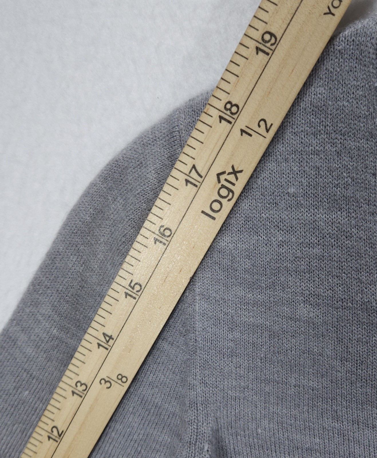 Debbie Morgan Petite Women’s ¾ Sleeve V-Neck Sweater Gray Size PM