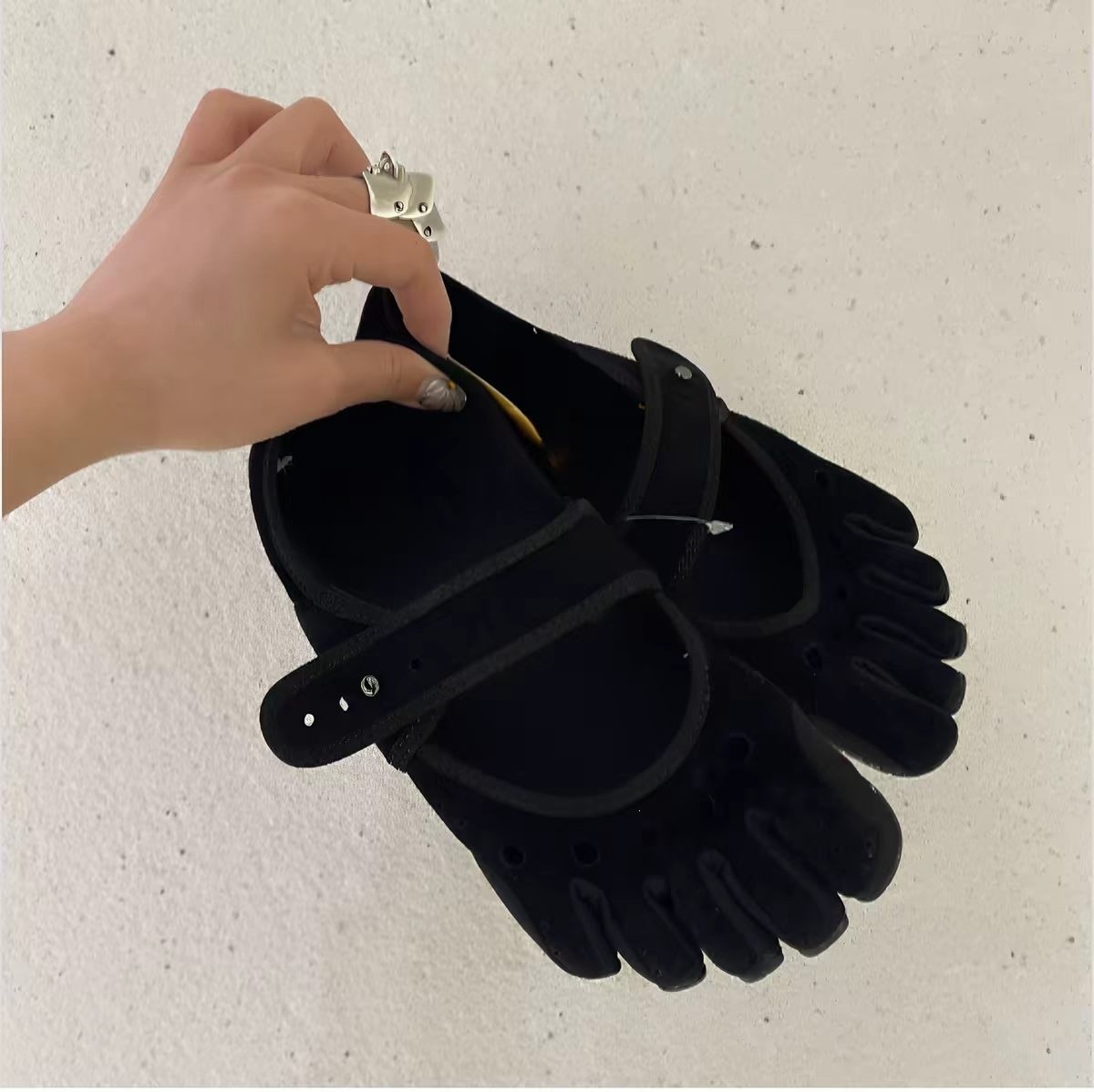 Vibram Five Fingers New Arrival Women Five Toe Flexible Barefoot Dance Yoga Work