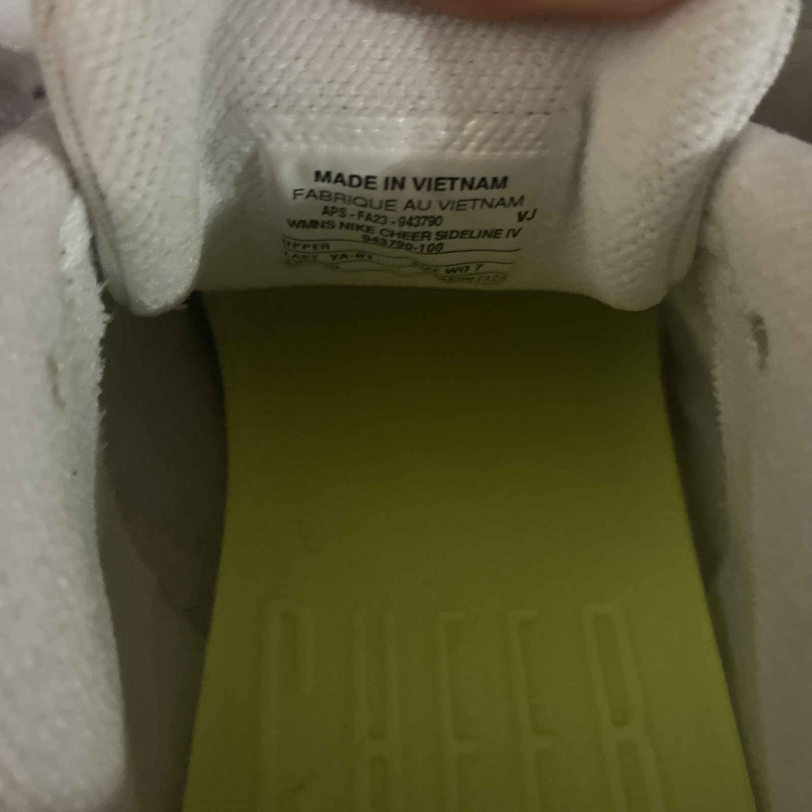 Nike Sideline IV Cheerleading Shoes White Pure Platinum Wome Size 7 11943790-100