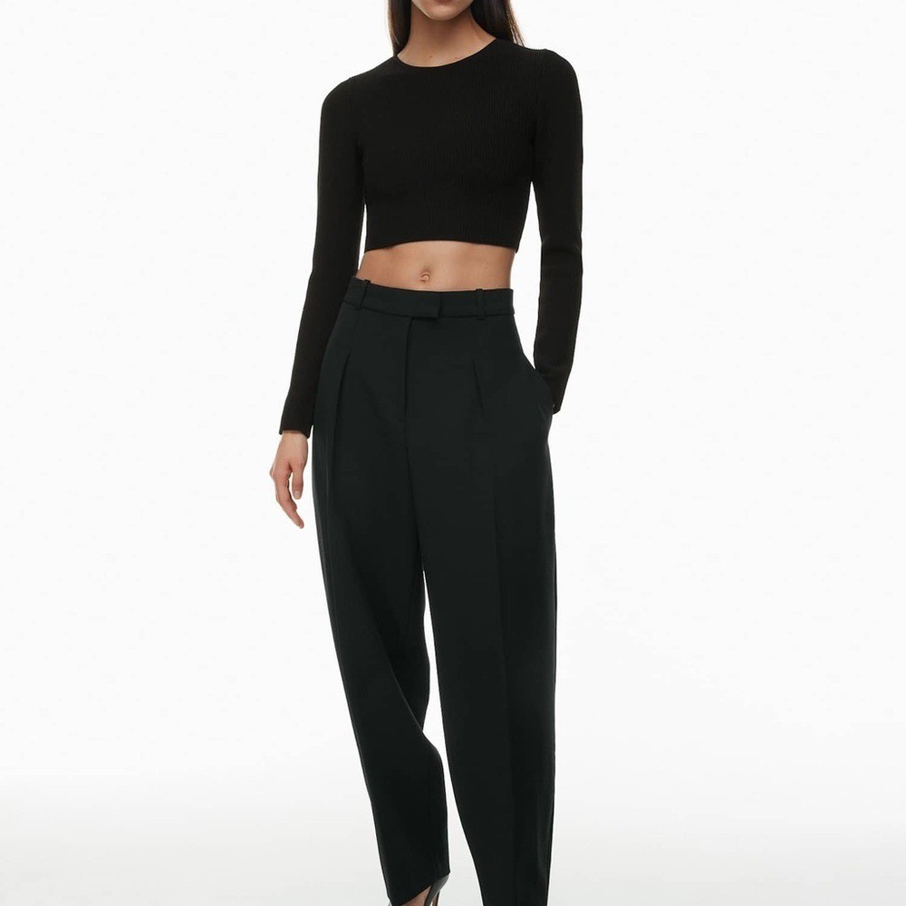 Artizia Babaton Sculpt Knit Crew Cropped Longsleeve