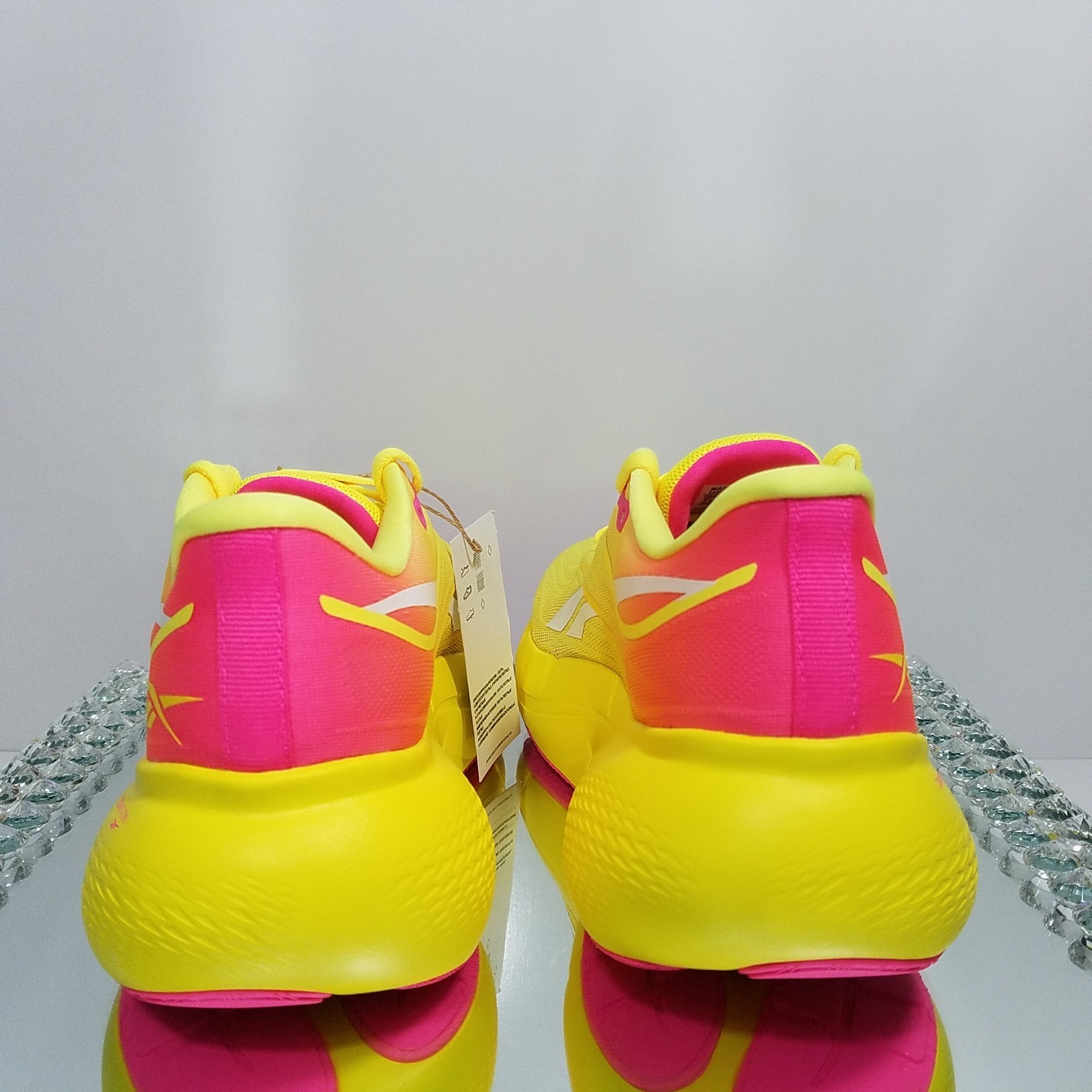 Reebok Zignition “Electric Yellow Atomic Pink” – Women’s Size 7.5 – 100233834