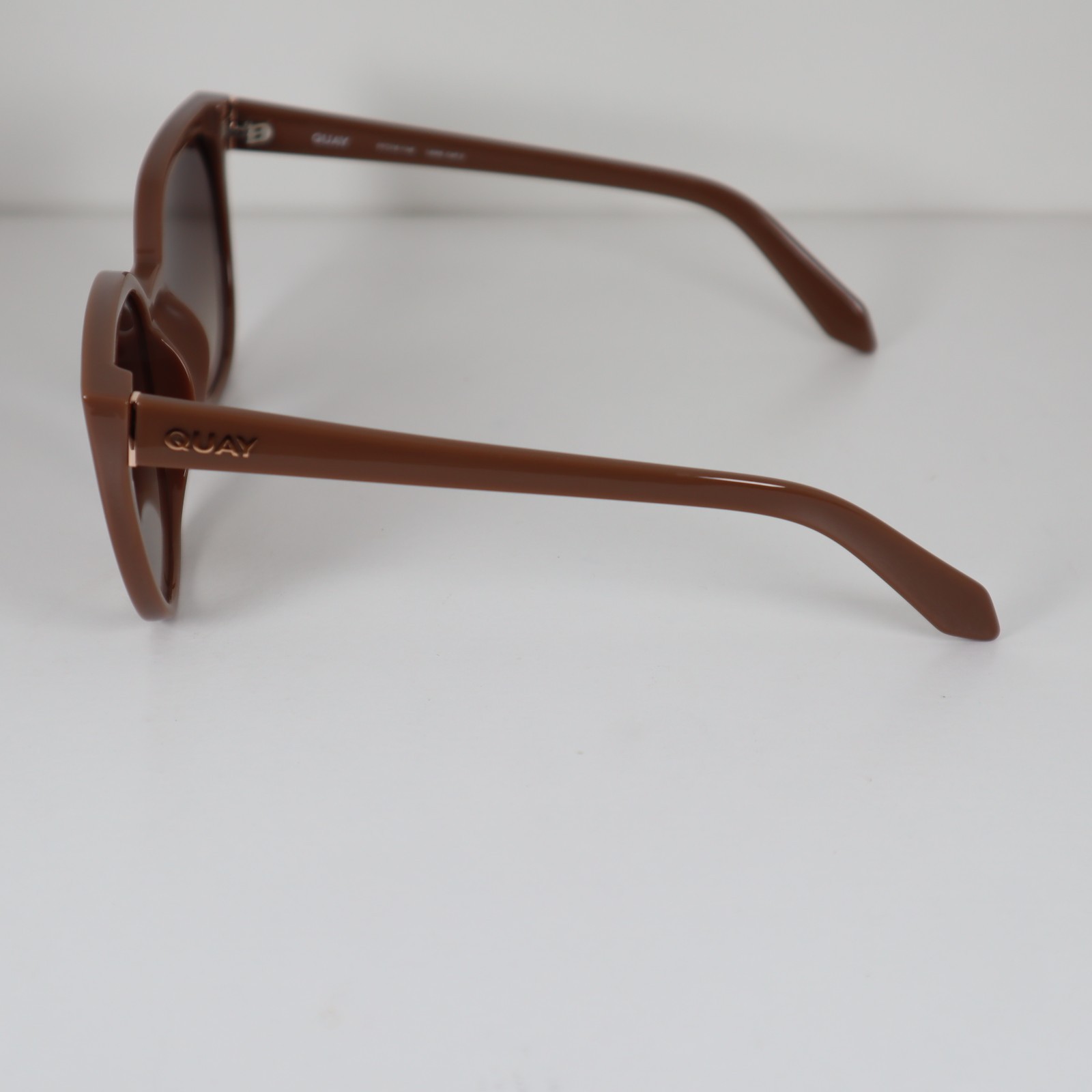 Quay Australia Staycation 73979 Doe Brown Rounded Cat-Eye Sunglasses 57-18-148mm