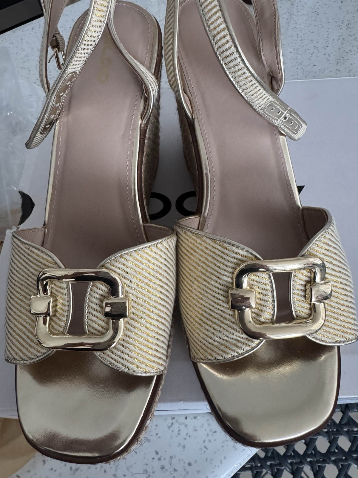 ALDO Women’s Gold/Beige Raffia Wedge Sandals Ankle Strap Buckle Striped 10