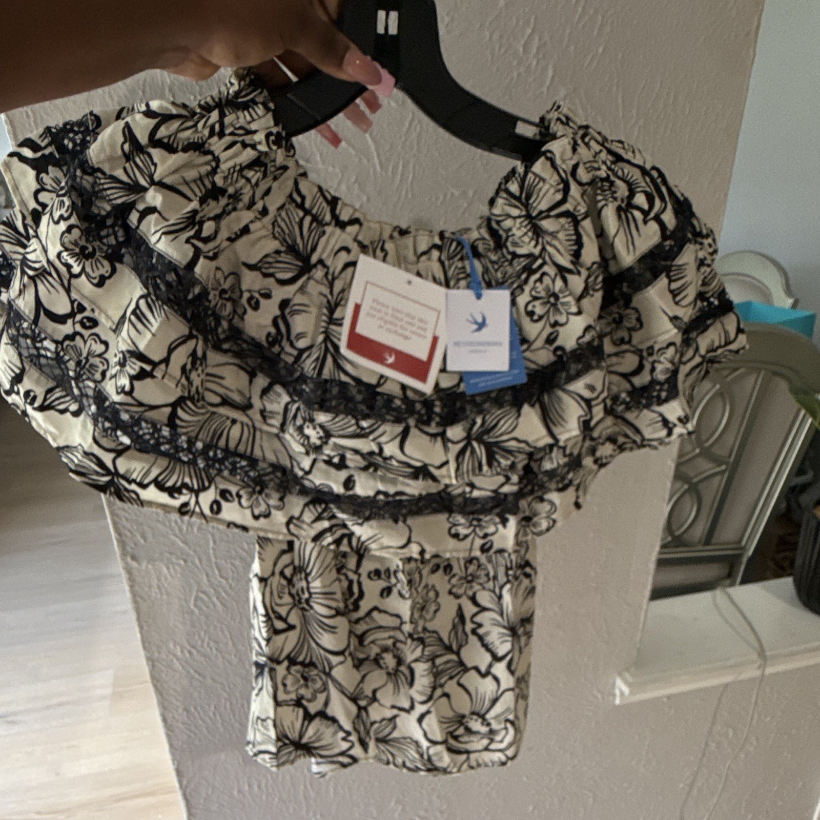 Mi Golondrina Maternity XS Off-Shoulder Floral Ruffle Lace Cotton Blouse