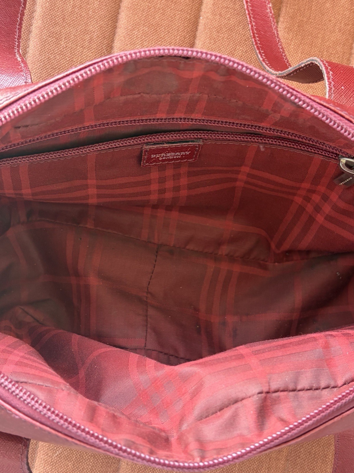 Authentic Burberry Nova Check East West Leather Shoulder Bag Burgundy Italy made