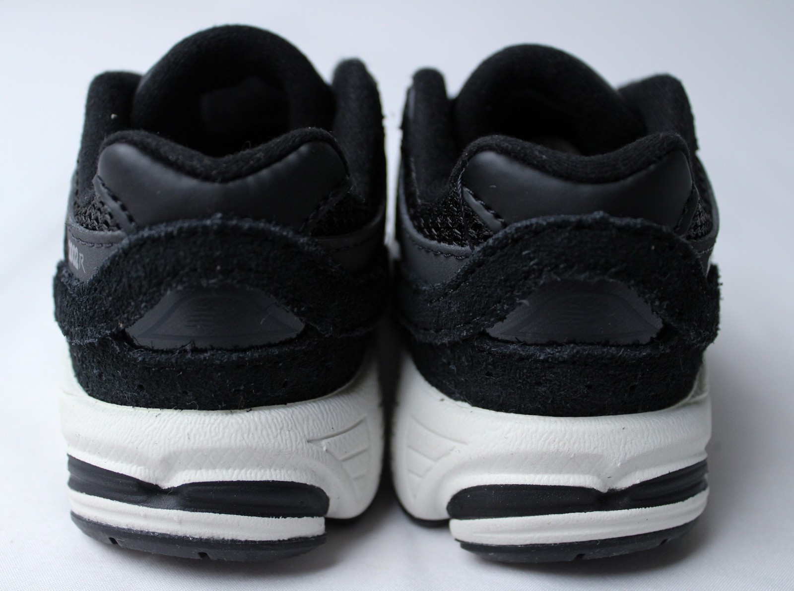New Balance Unisex Toddler’s 2002R Lace Sneakers JL3 Black Size US:6 UK:5.5