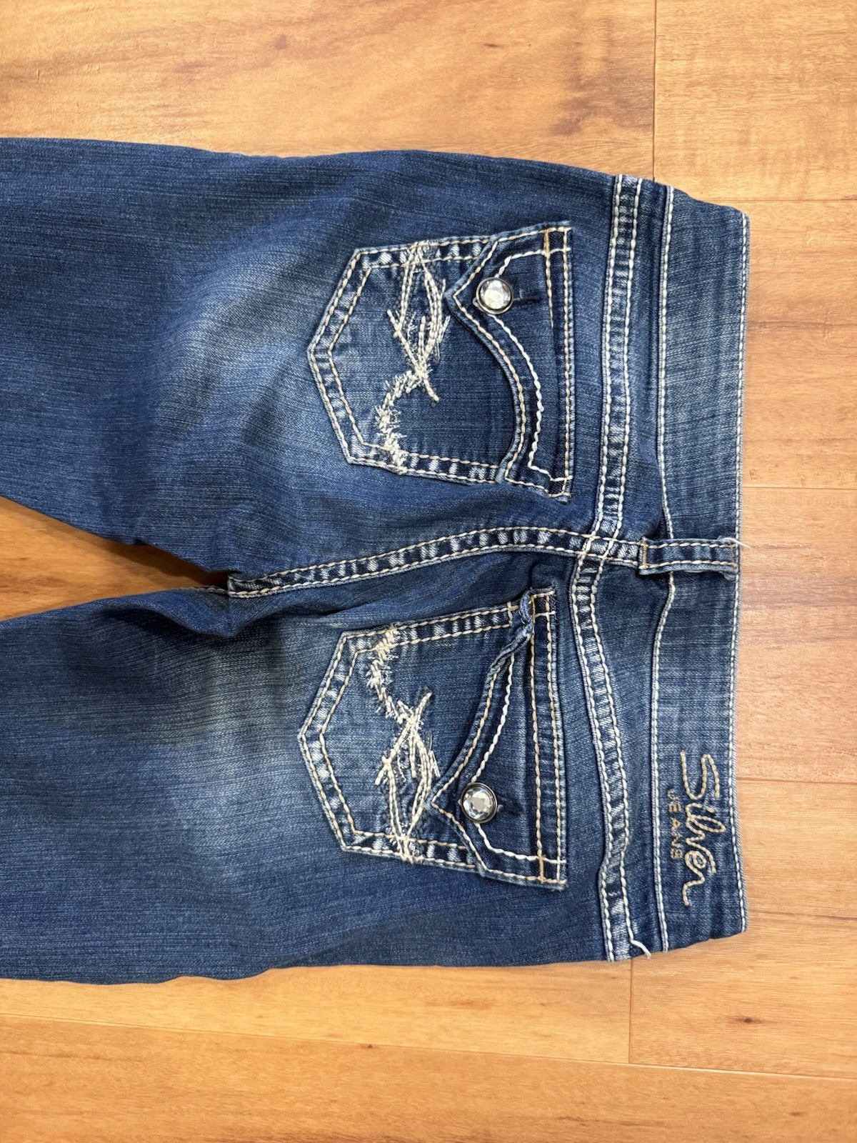 Womens Silver Jeans Dawson 28×33 Blue Denim Flap Pocket Rhinestone Embroidered