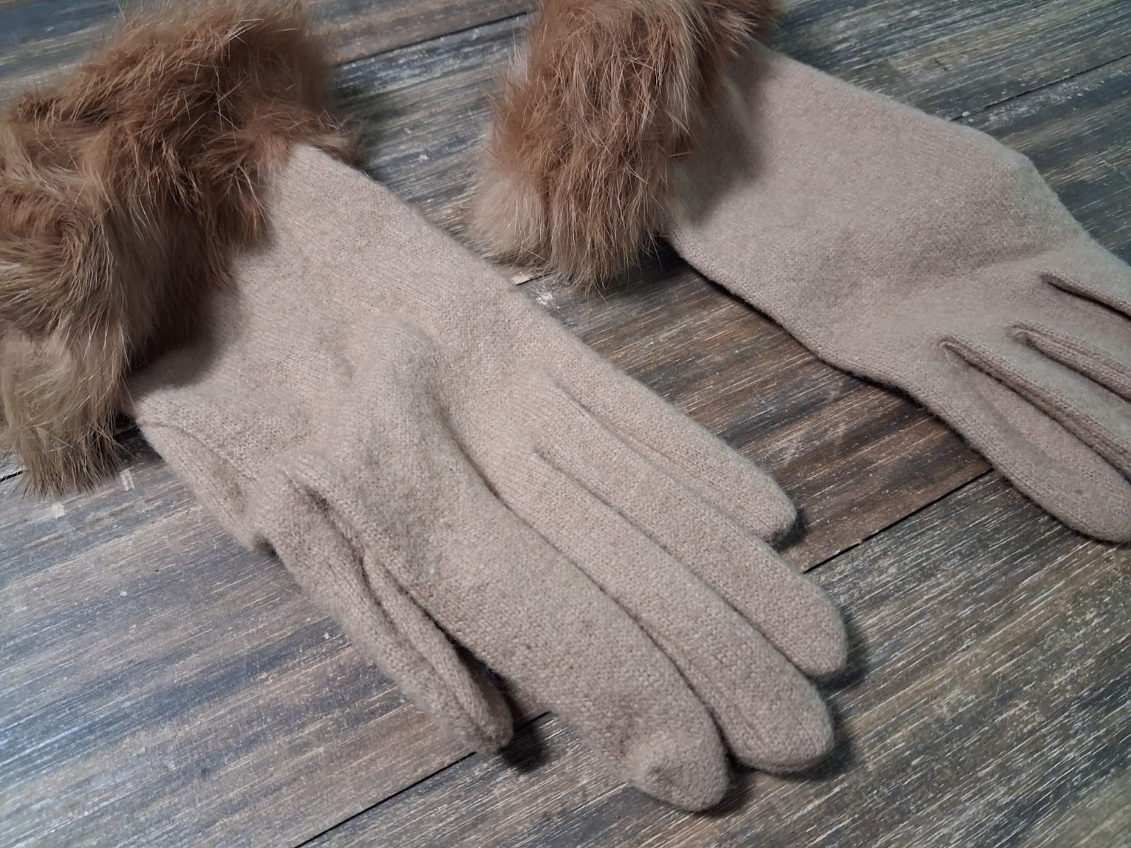Vintage Cashmere Wool Nylon Light Brown Gloves OS Unknown Fur Phillipines