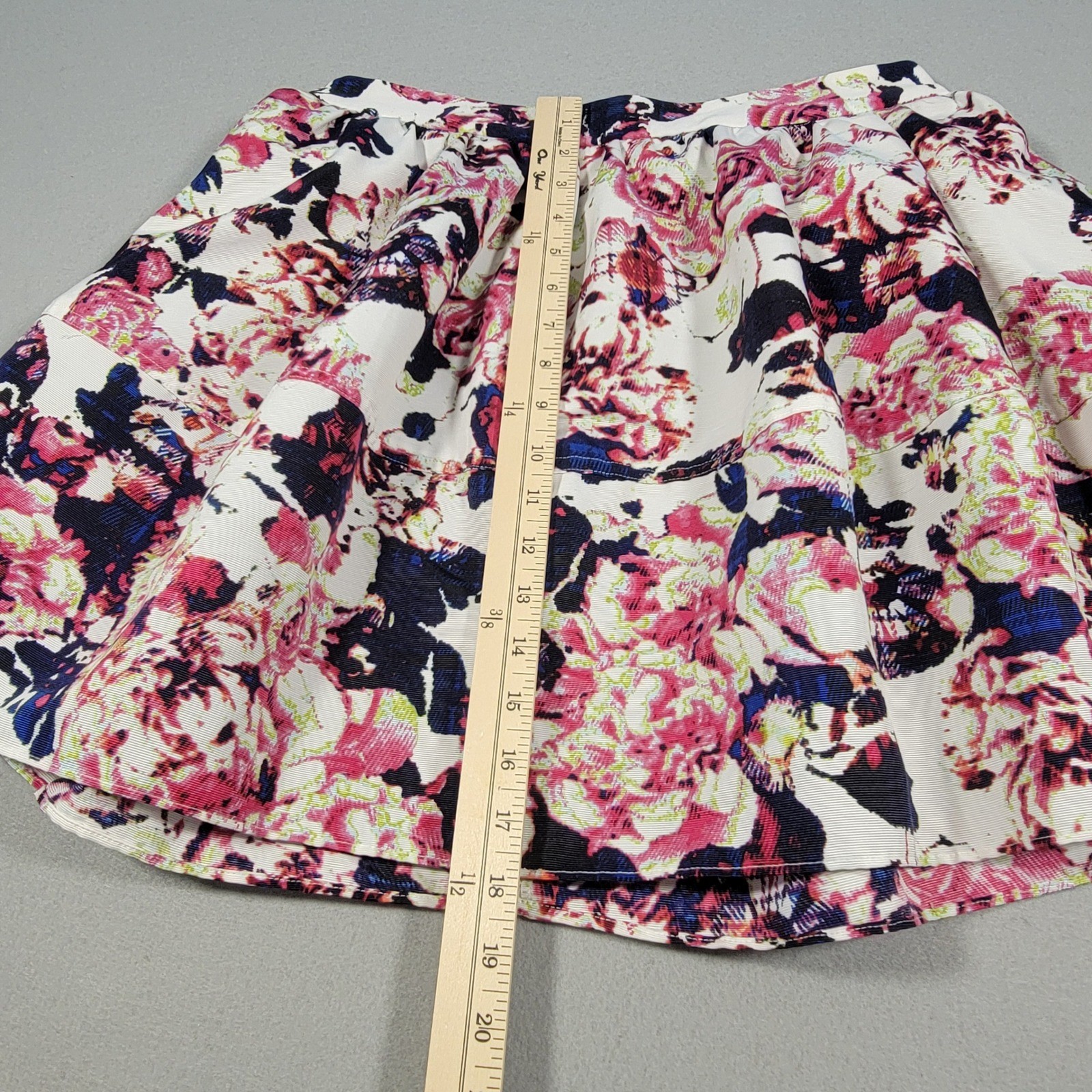 Express Floral Print Mini Skirt Womens Size 10 White Pink Blue Lined Pockets
