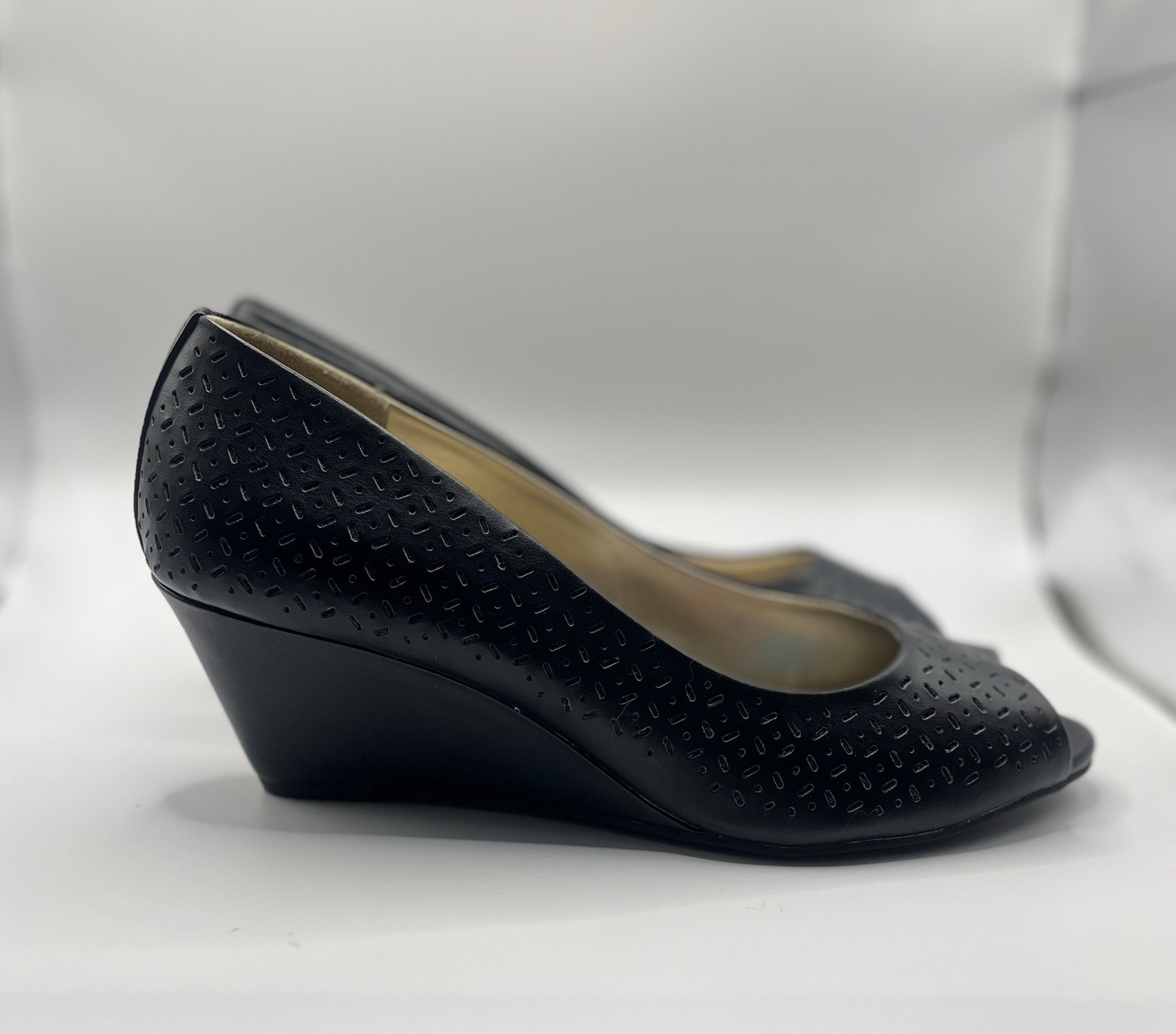 Comfort Plus by Predictions Black Peep Toe Wedge Pumps Cushioned Women’s 8.5W