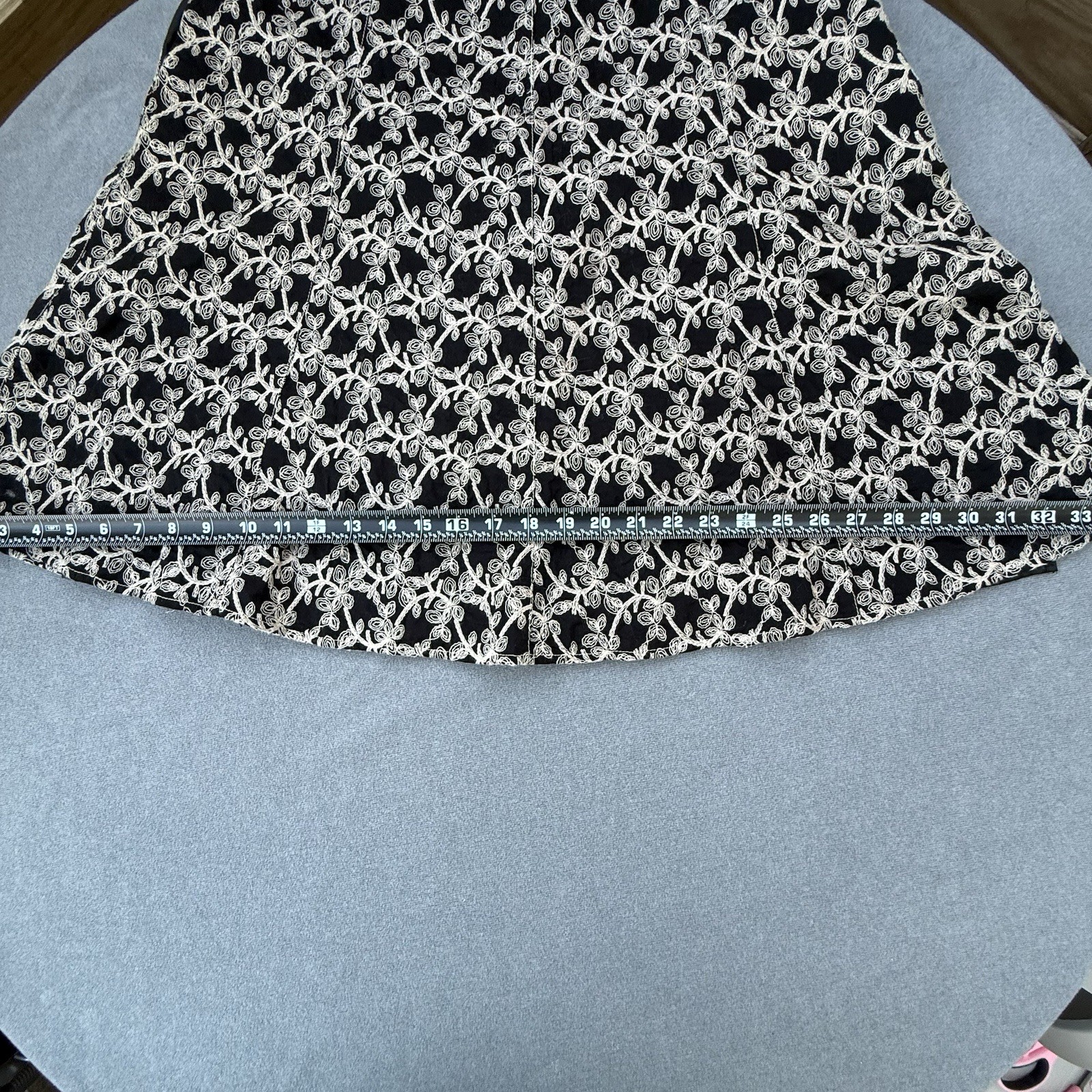 Axcess Black White Embroidered Floral A-Line Knee Length Skirt Size 12 Lined