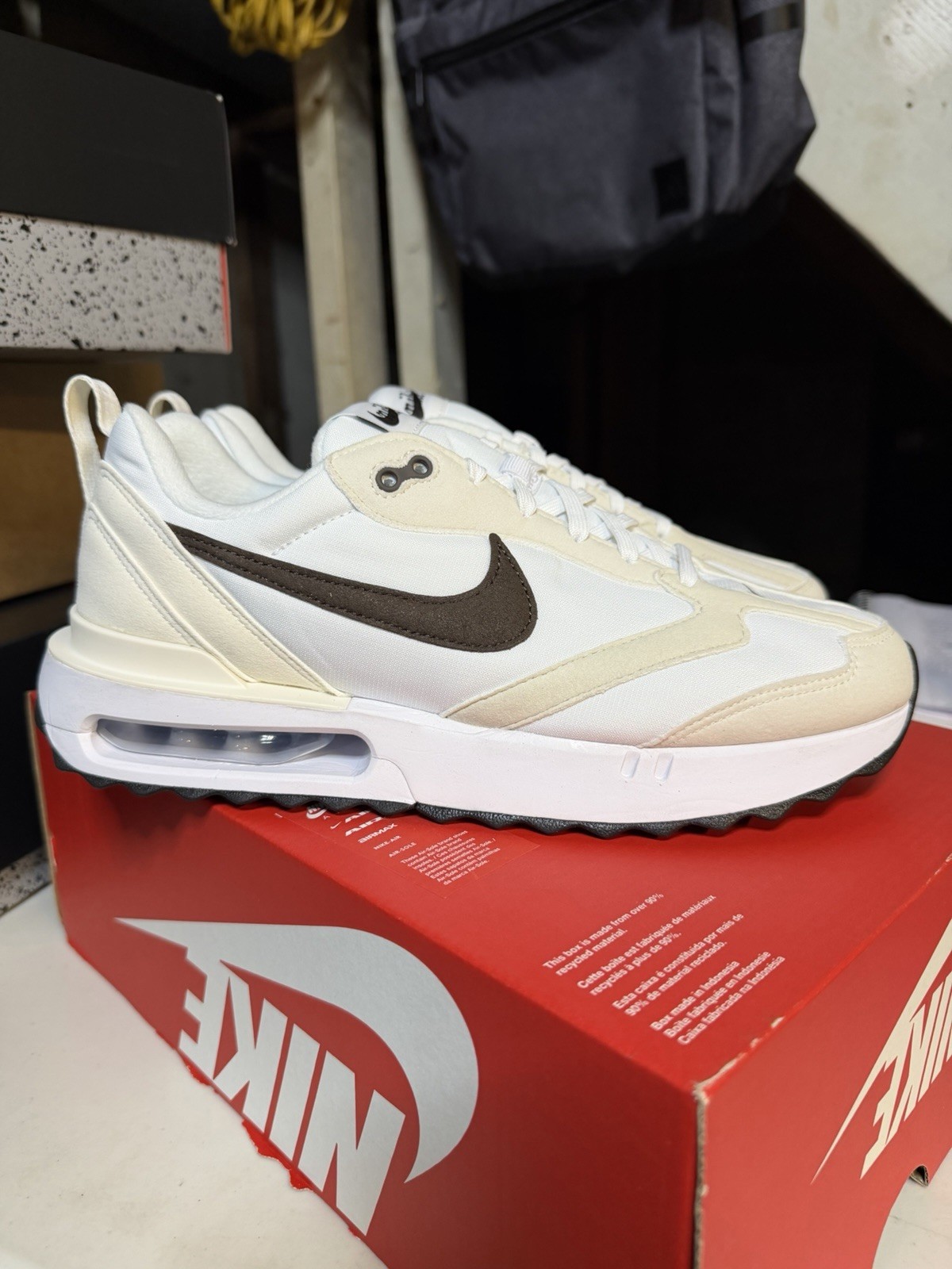 Dc4068 102 Women’s Nike Air Max Dawn SZ 10