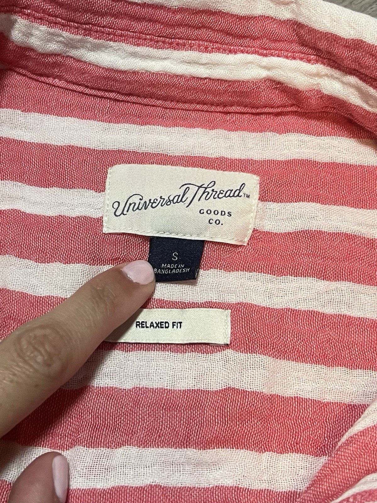 Universal Thread women’s S Relaxed Fit Coral/White Striped Long Sleeve Shirt