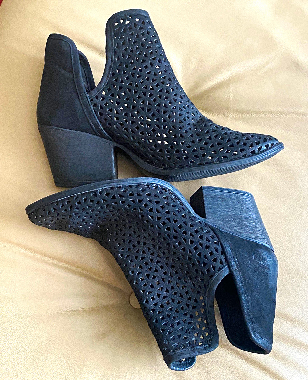 K.R. Bonell Women’s Black Cutout Leather Slip-On Ankle Booties Pointed US 11