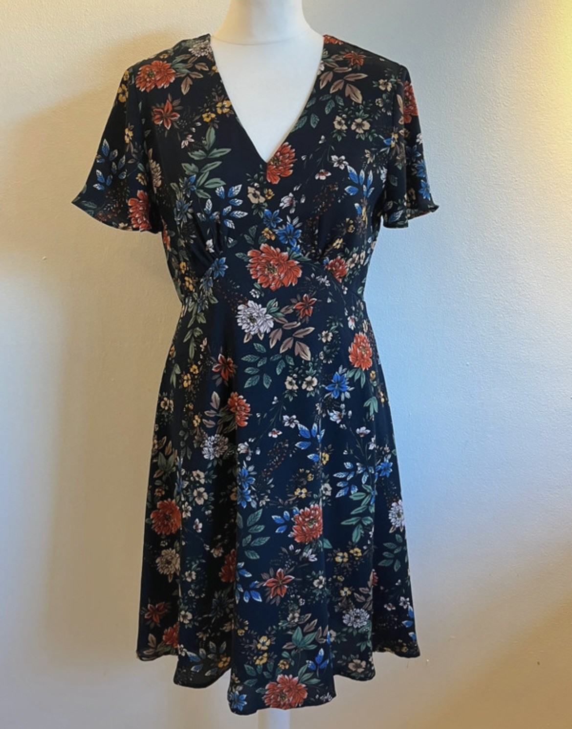 Yumi Kim Floral Dress Black Red size 12 preppy summer spring bohemian classic