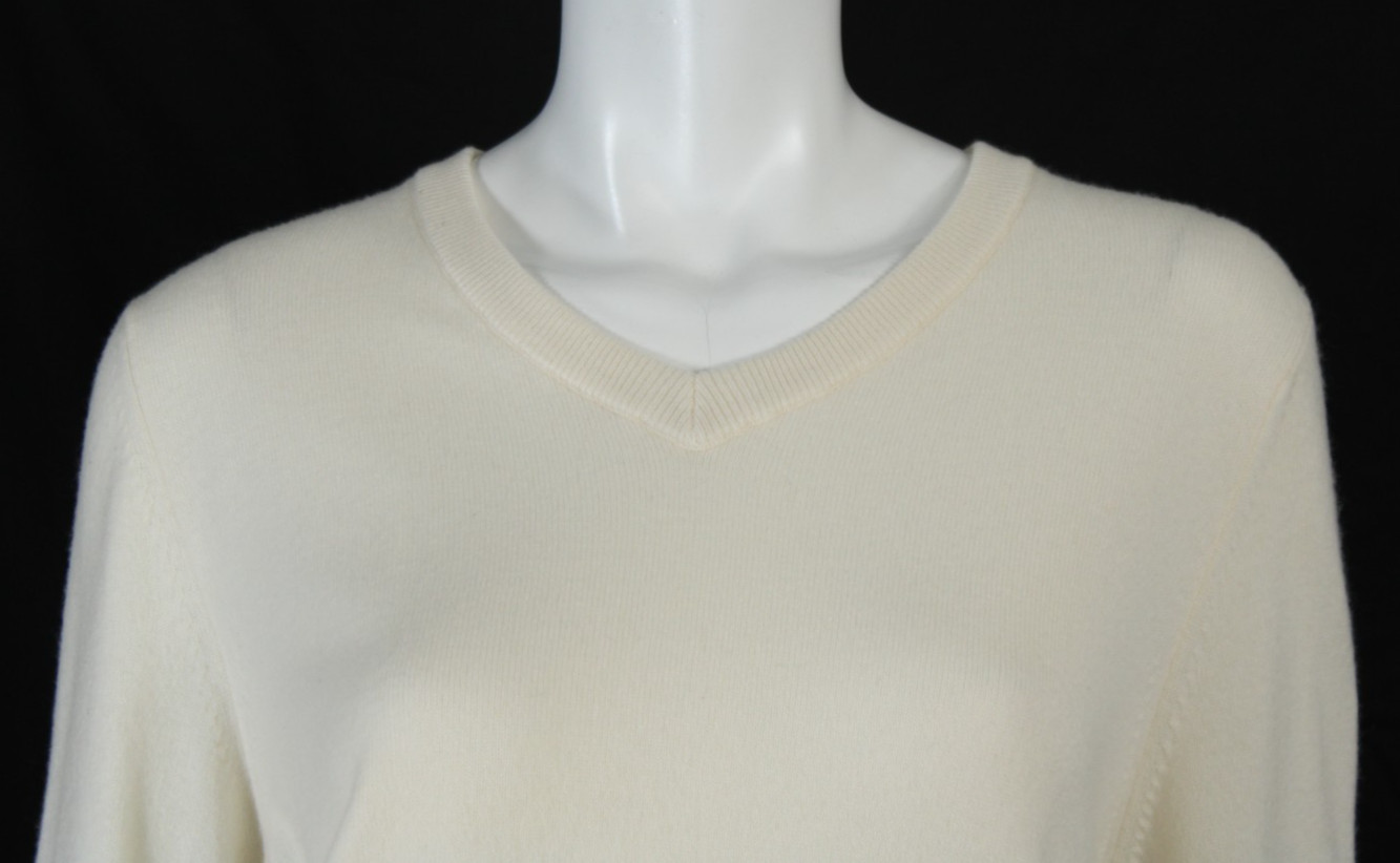 THE ROW Cream White Cashmere Knit V-Neck Pullover Sweater M