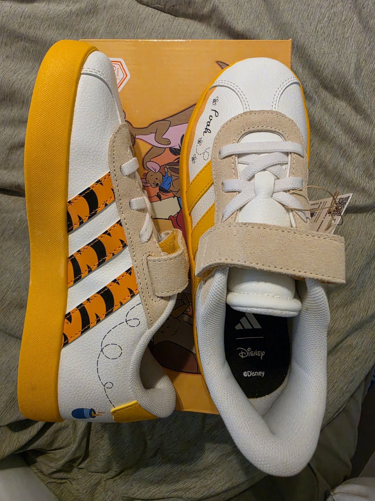2y adidas VL Court Winnie EL C Disney Unisex Kids Low Top Sneakers KI9175